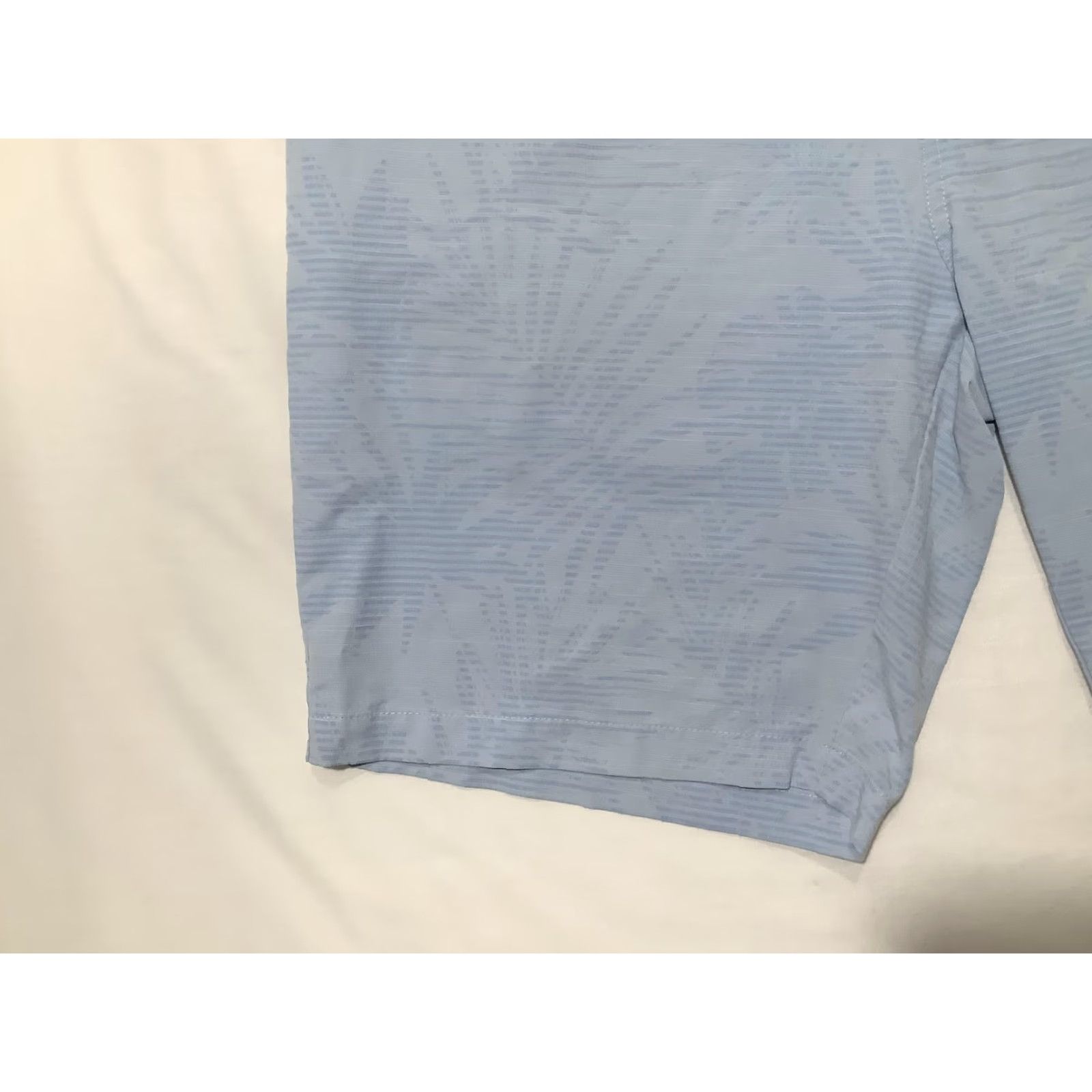 TravisMathew Travis Mathew Shorts Mens 40 Blue Palm Print Stretch Golf Chino 10in Casual Size US 40 / EU 56 - 3 Thumbnail