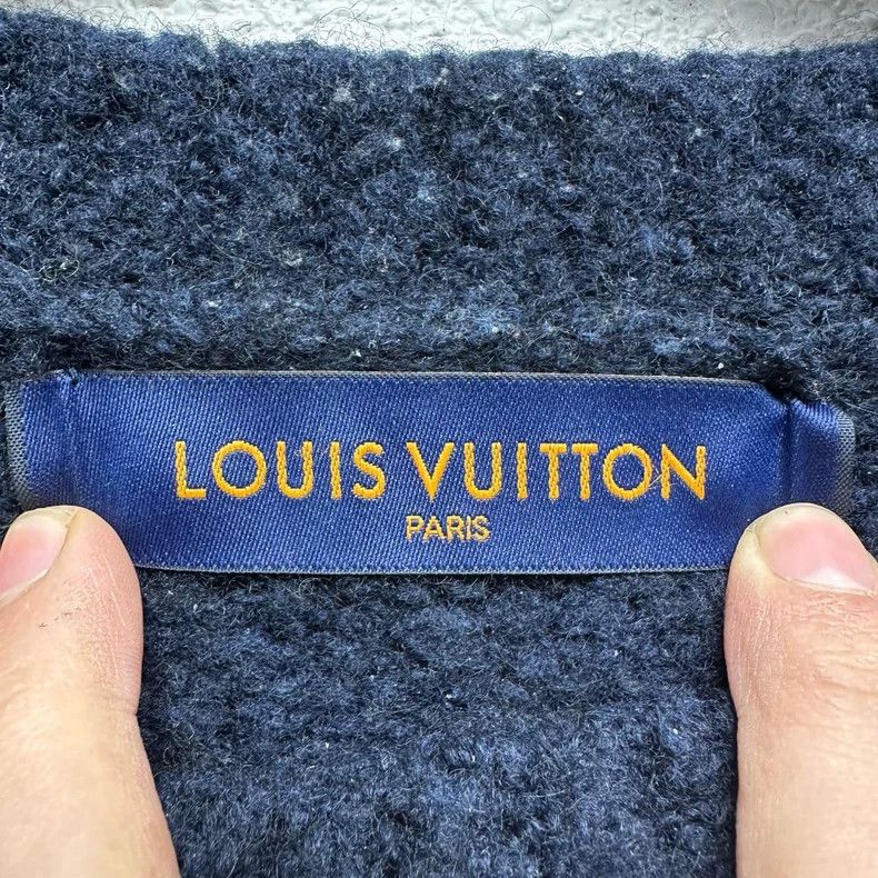 Louis Vuitton Louis Vuitton Navy blue knitted LOGO teddy sweater
