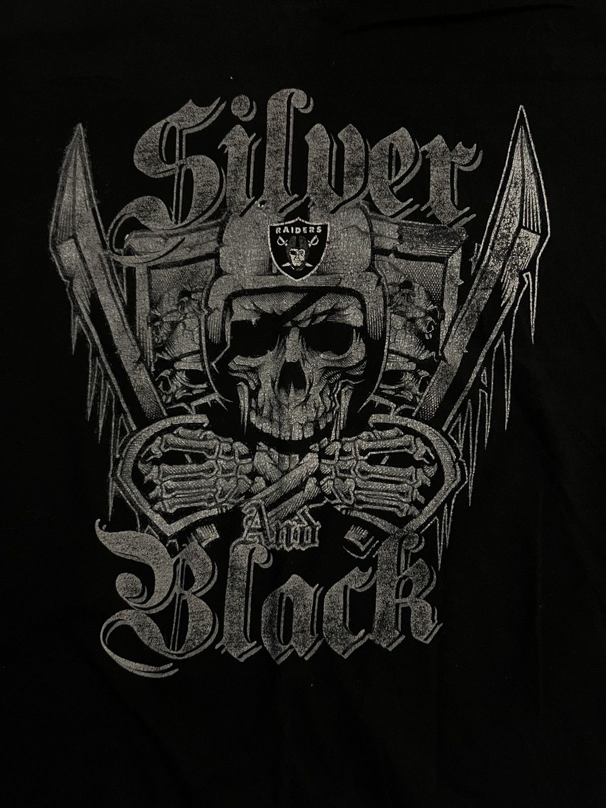 NFL INSANE vintage Oakland raiders silver and black graphic tee Size US XL / EU 56 / 4 - 1 Thumbnail