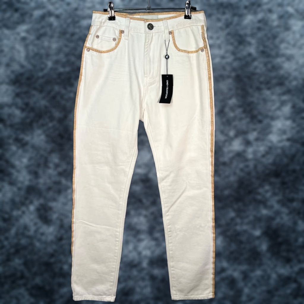 Vintage One Teaspoon Womens Size 26 White Straight-Leg Jeans With Beige Trim 100% Cotton Jeans Womens 26 White Denim 90s? Size 26" / US 2 / IT 38 - 1 Thumbnail