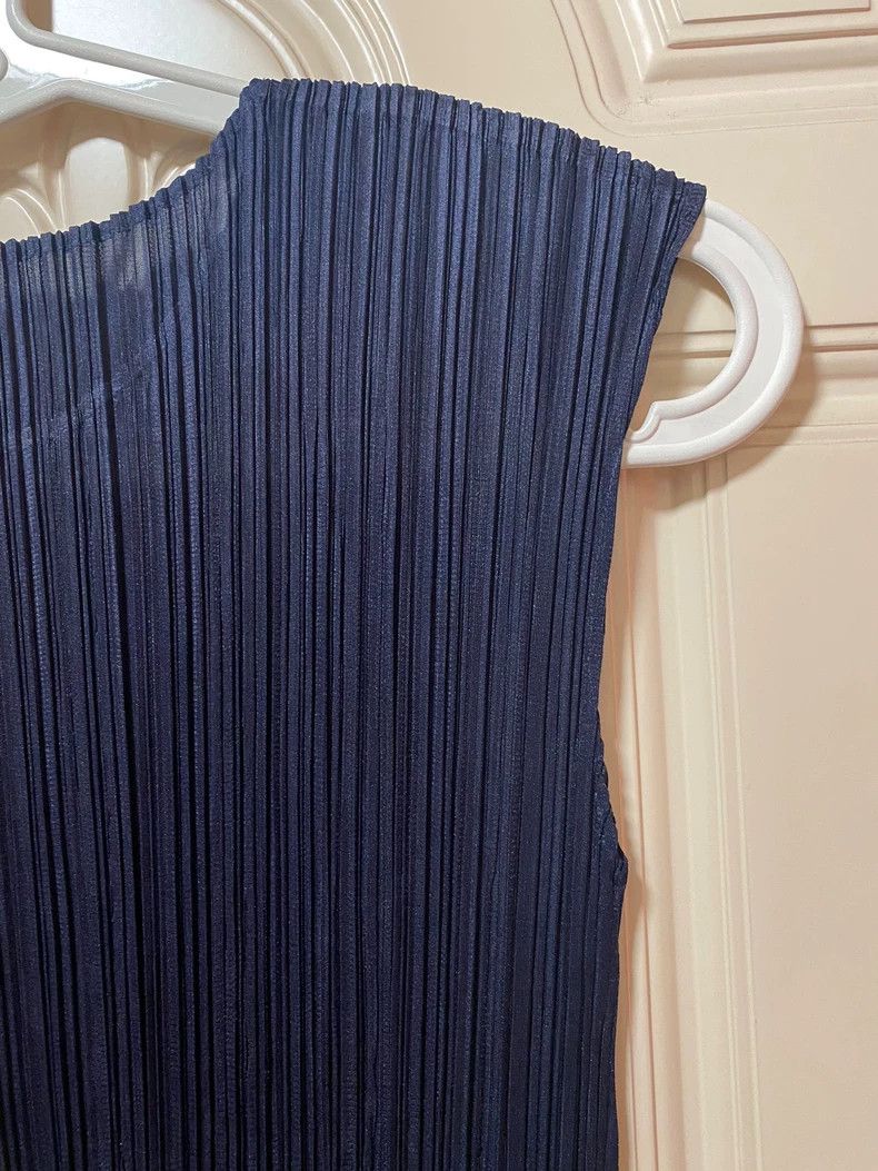 Issey Miyake Issey Miyake size:2 Deep blue iridescent dress Size S / US 4 / IT 40 - 5 Thumbnail