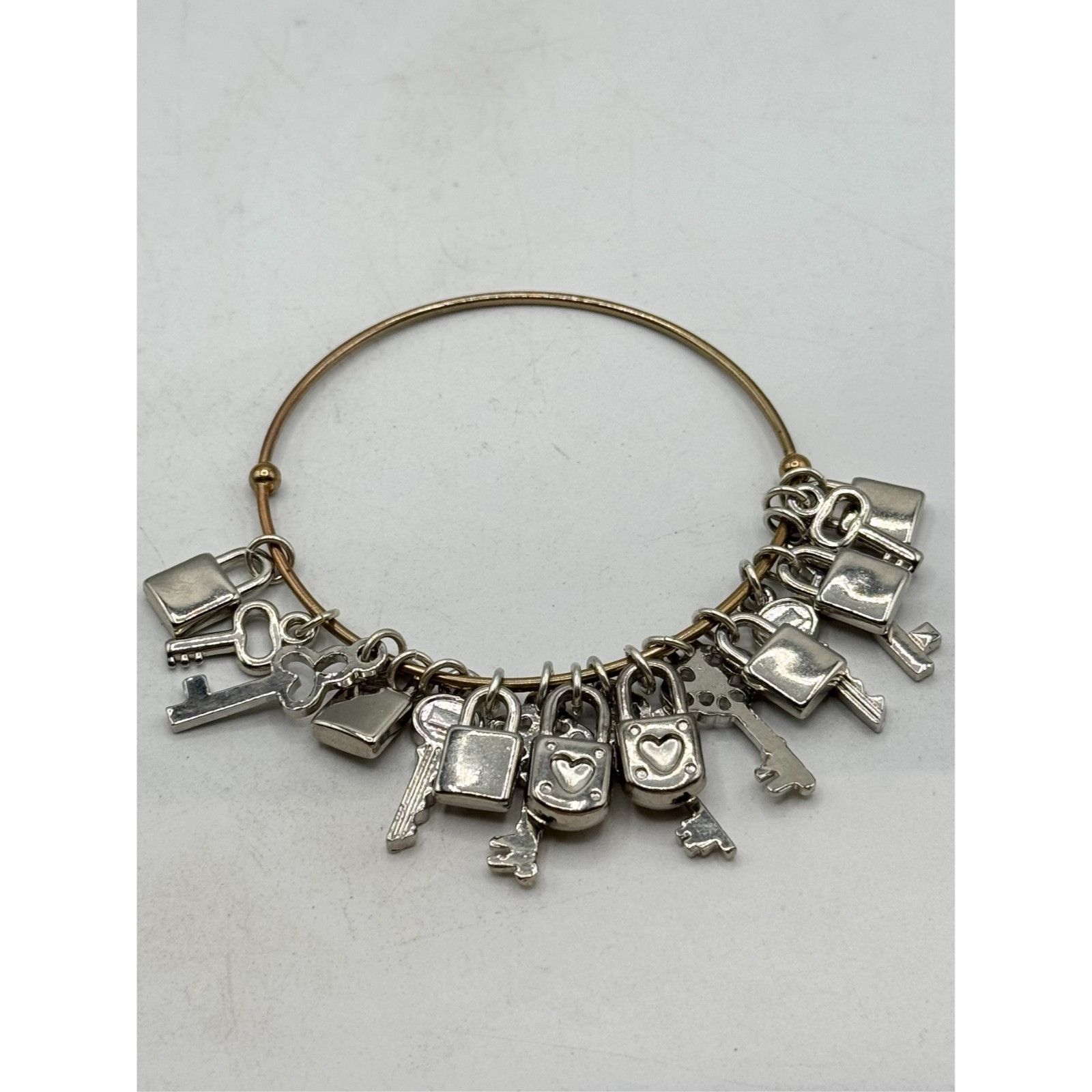 Other Vintage key charm bangle bracelet Size ONE SIZE - 2 Thumbnail