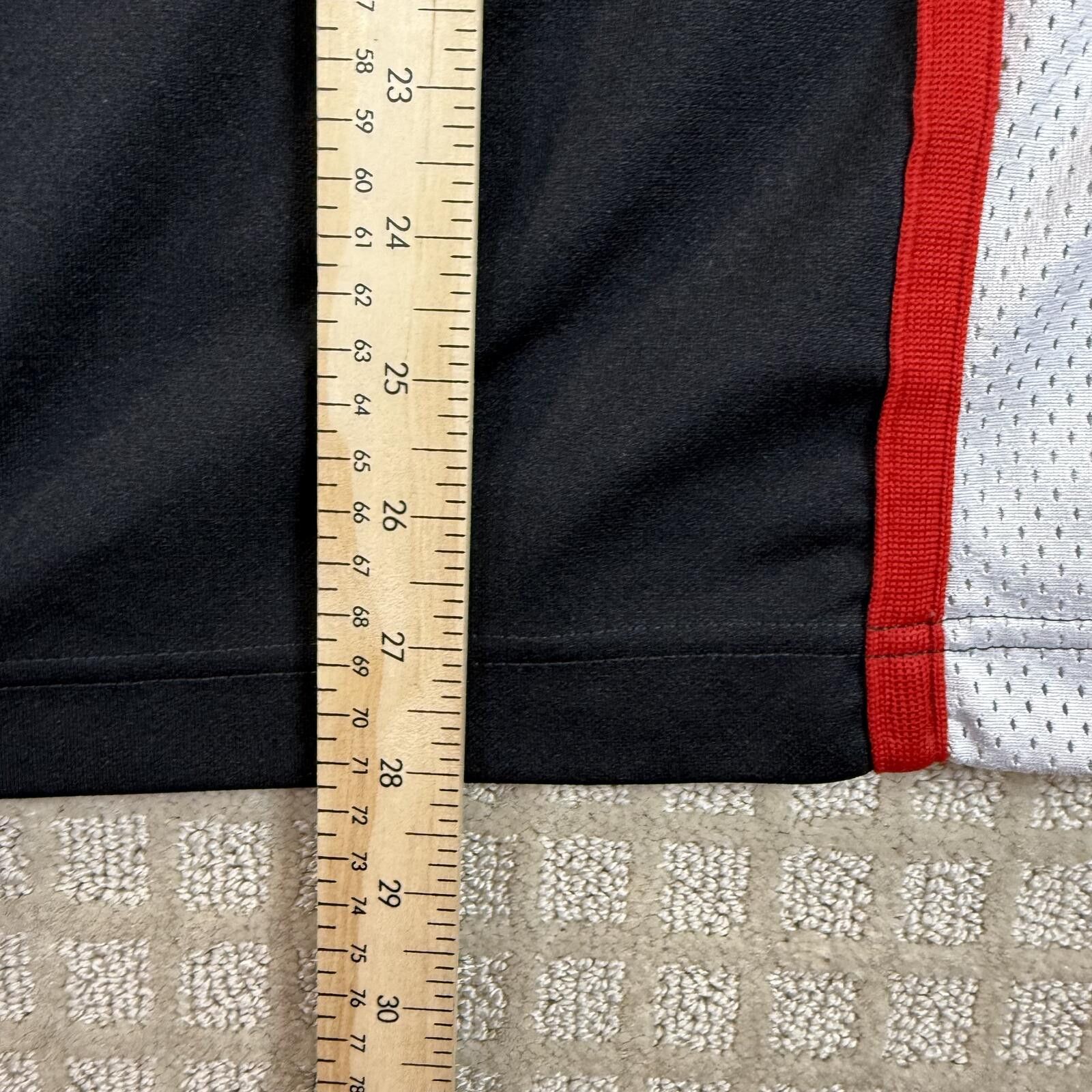 Jordan Brand Vintage Jordan Button Up Warm Up Shirt XL Black Red Size US XL / EU 56 / 4 - 5 Thumbnail