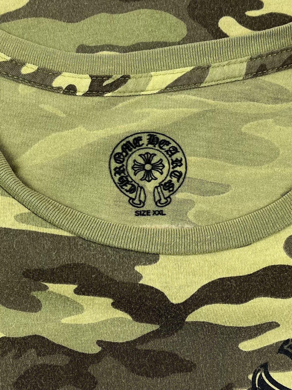 Chrome Hearts Chrome Hearts Vintage Gold Horseshoe Logo Camo Tshirt Size US XXL / EU 58 / 5 - 5 Thumbnail