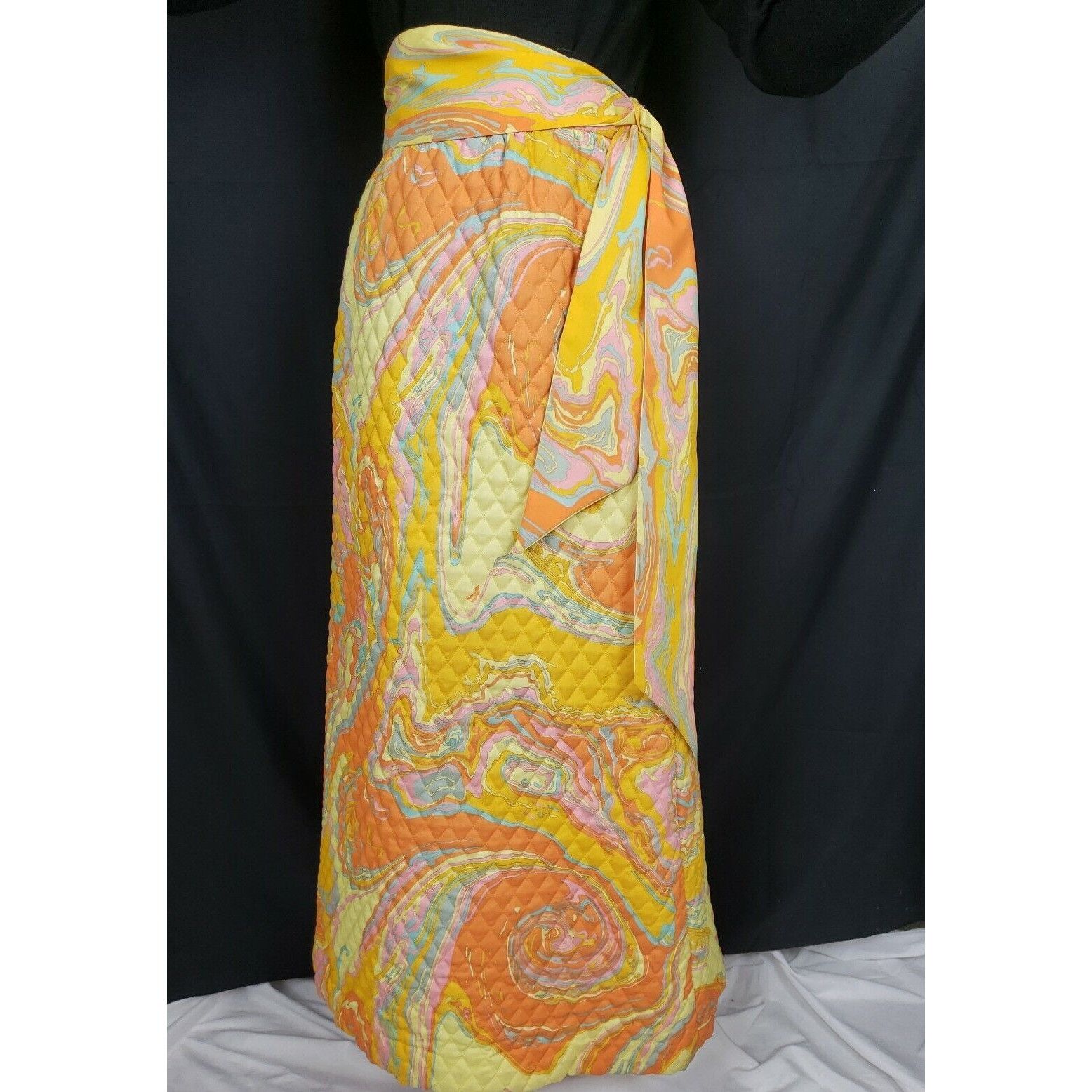 Vintage 70s Bold Orange Oil Slick Quilted Maxi Skirt Sz 10 Park East Size 27" / US 4 / IT 40 - 3 Thumbnail