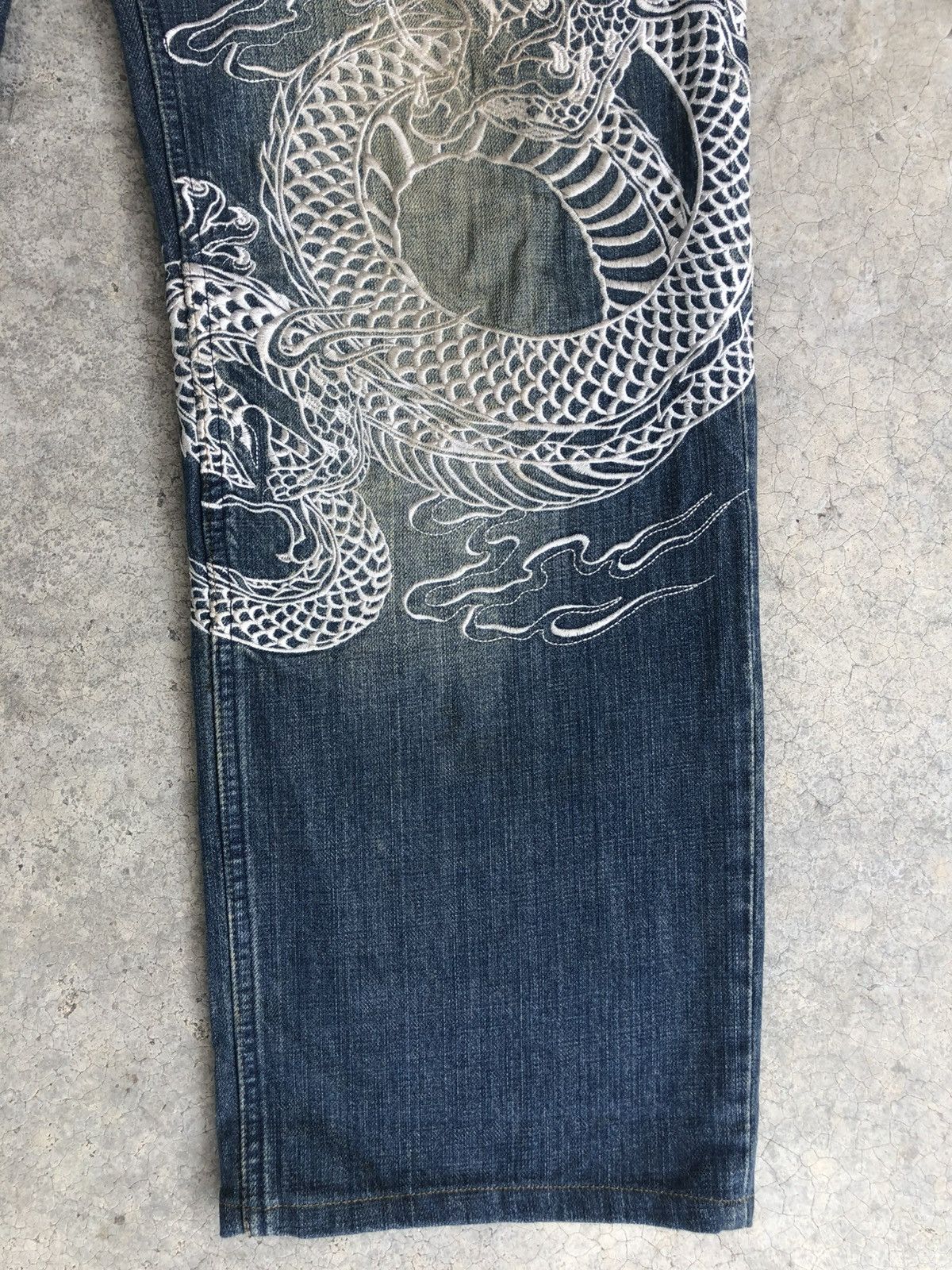 Karakuri Tamashii Karakuri Tamashii Embroidered Jeans Distressed Deni Size US 38 / EU 54 - 7 Thumbnail