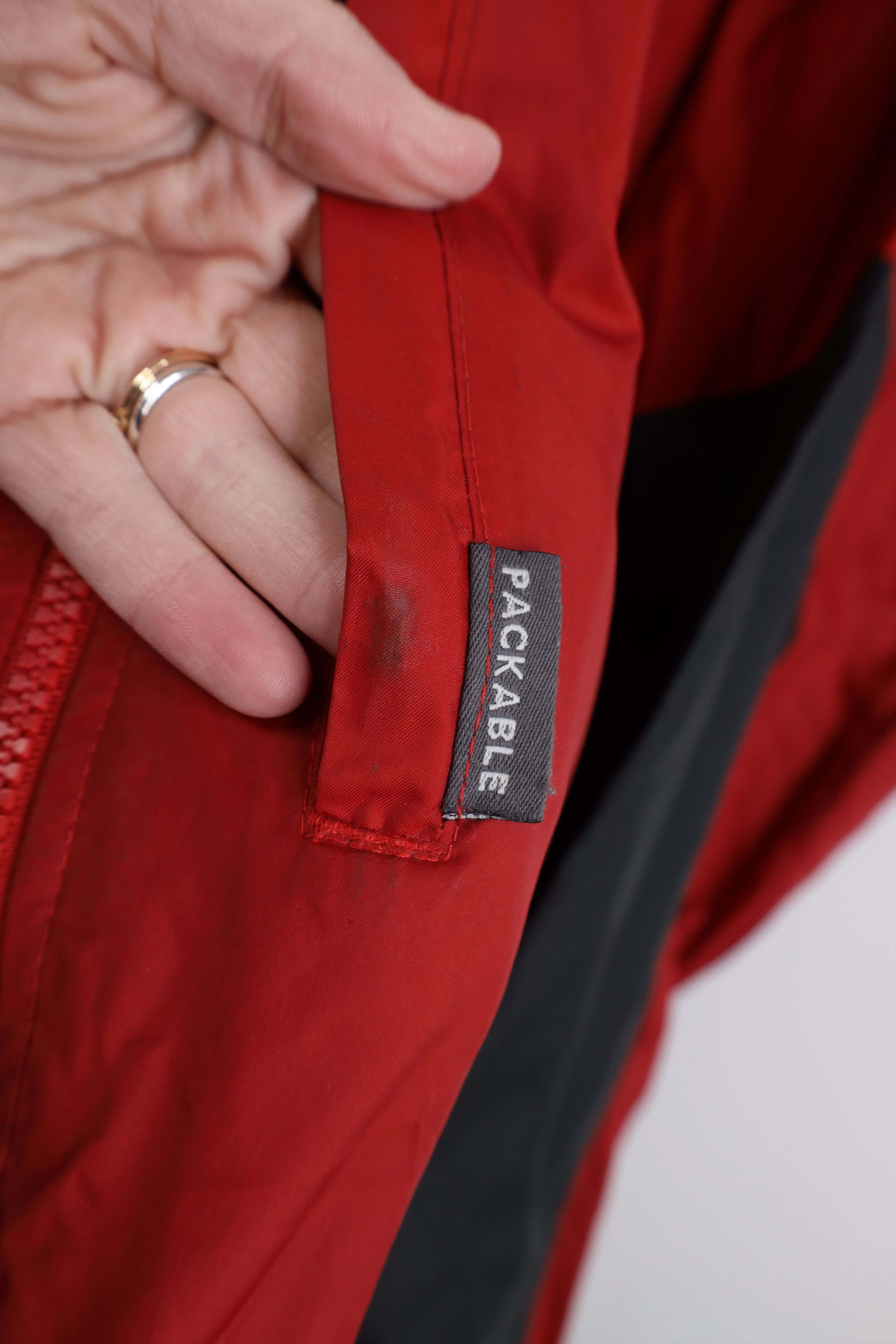 Columbia Vintage Columbia Packable Hooded Rain Windbreaker Jacket Red Size US XXL / EU 58 / 5 - 5 Thumbnail