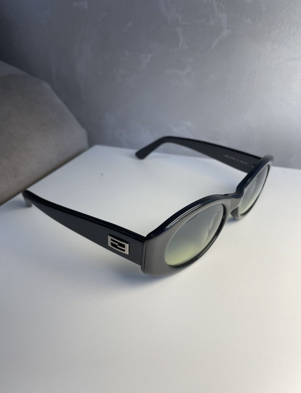 Fendi × Vintage Fendi sunglases too sexy for this world Size ONE SIZE - 9 Thumbnail