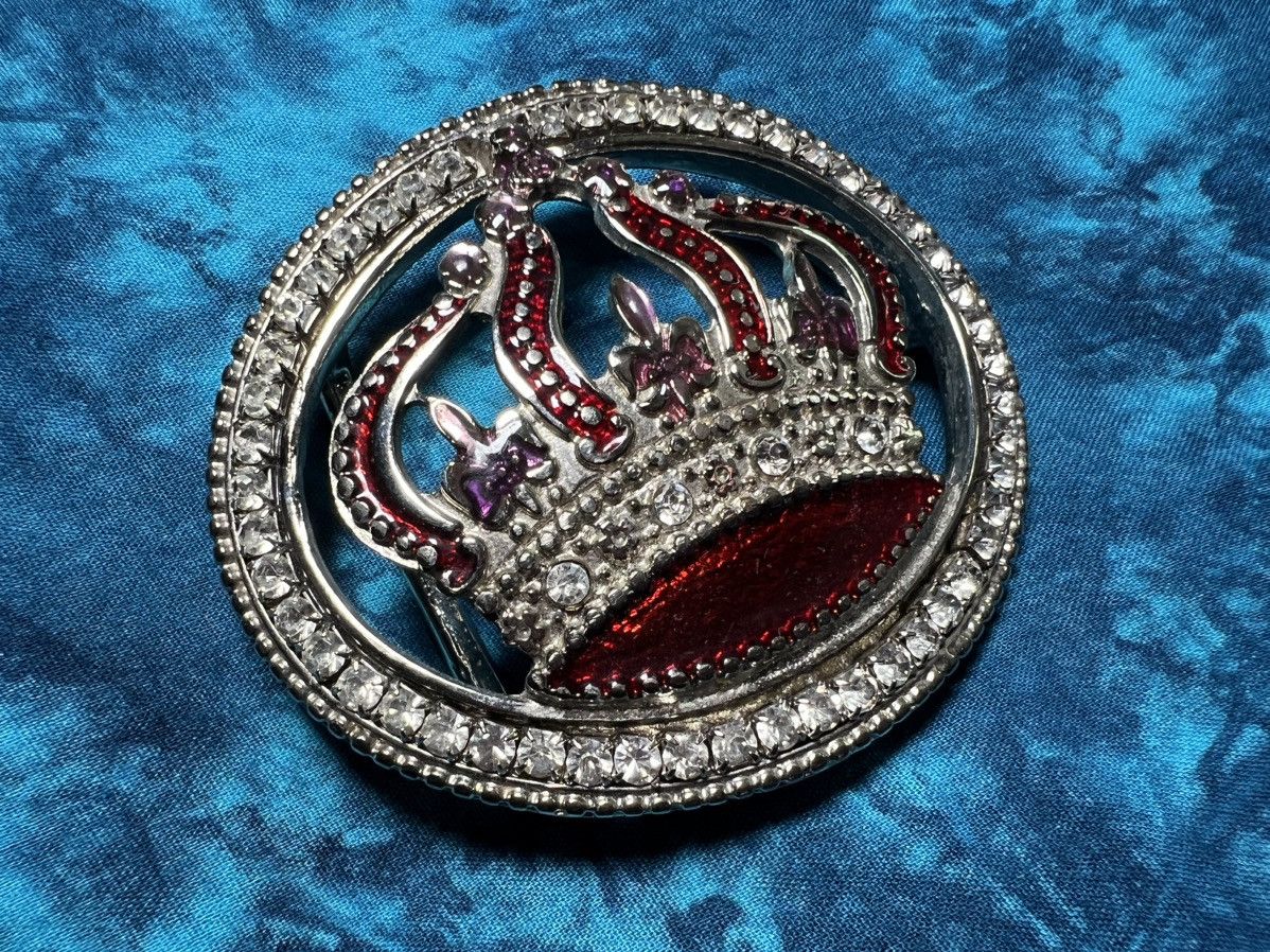 Vintage Y2K Vintage princess crown buckle leather belt Size ONE SIZE - 1 Thumbnail