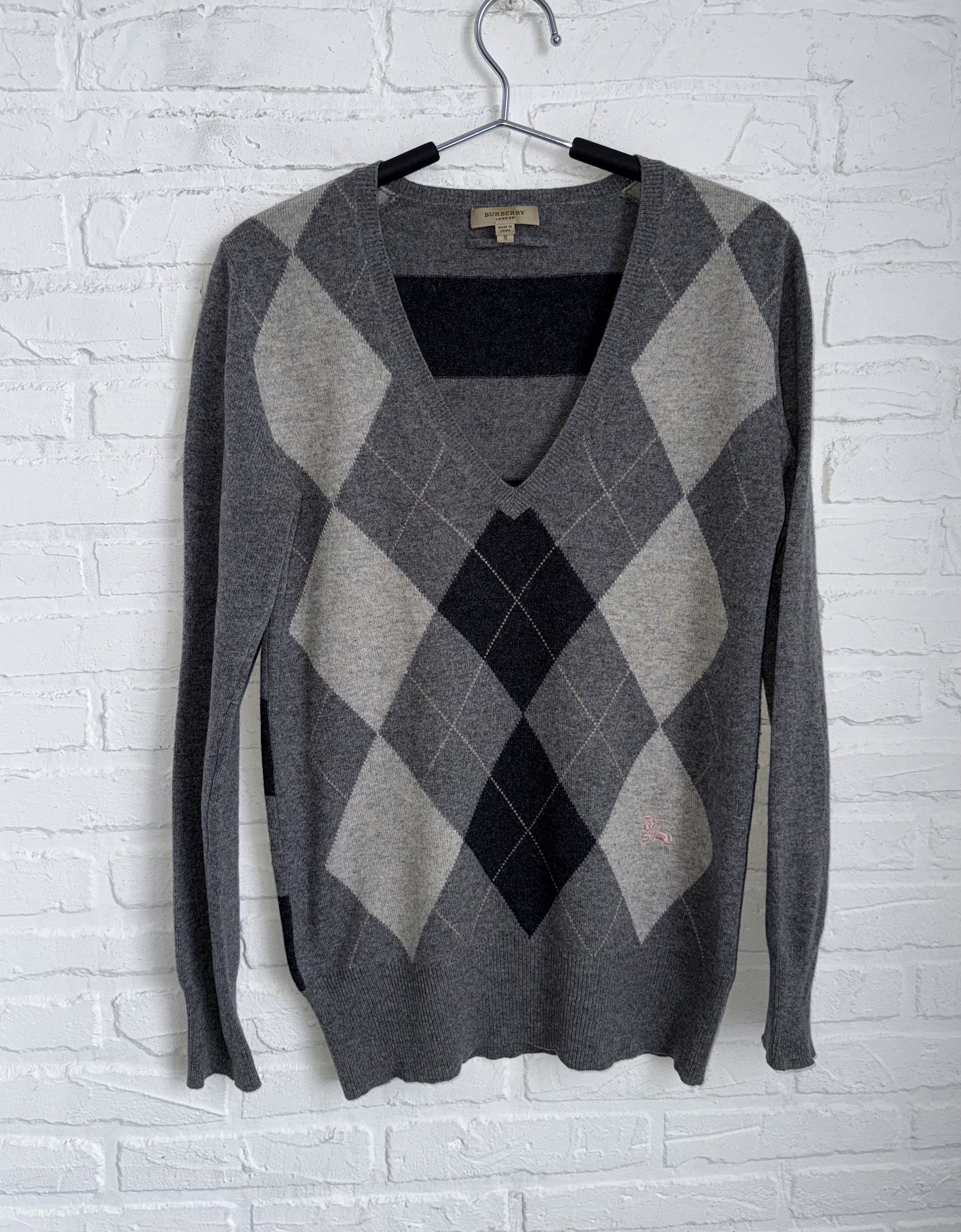 Burberry Burberry cashmere argyle v-neck sweater Size US S / EU 44-46 / 1 - 1 Thumbnail