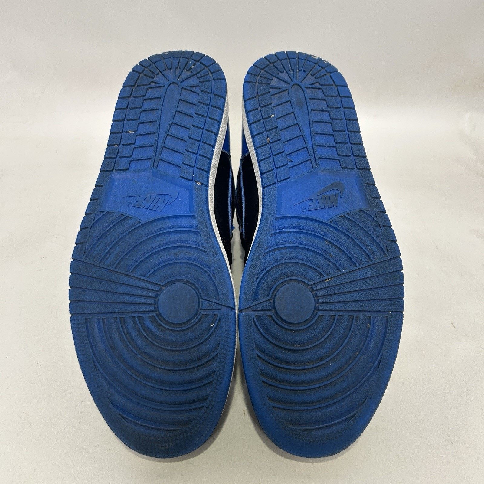 Jordan Brand Nike Air Jordan 1 Retro High OG “Royal” 2017 Size US 11.5 / EU 44-45 - 7 Thumbnail