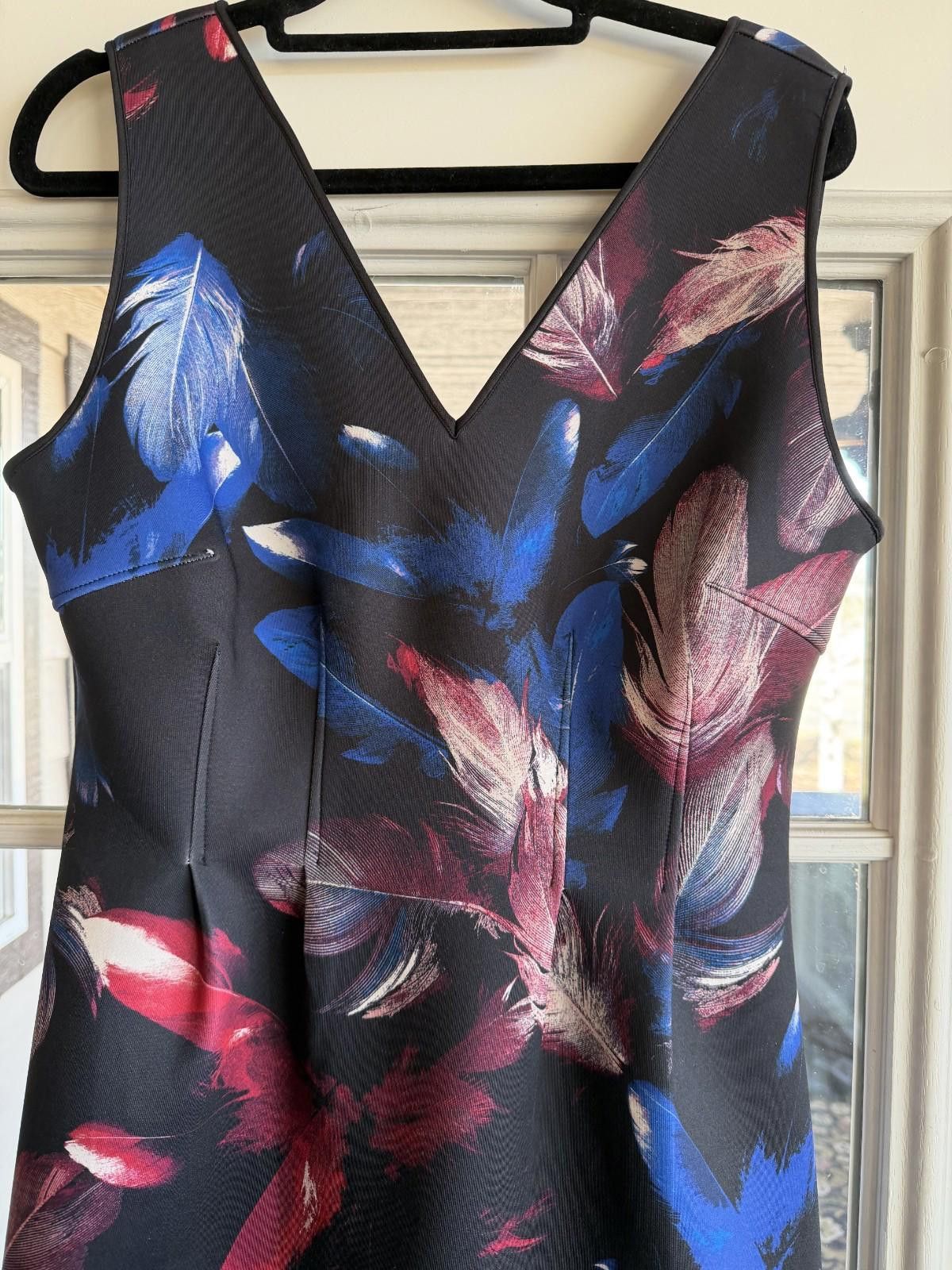 Other WHBM SCUBA Dress 6 Black Blue Red Feather Print Size M / US 6-8 / IT 42-44 - 9 Thumbnail