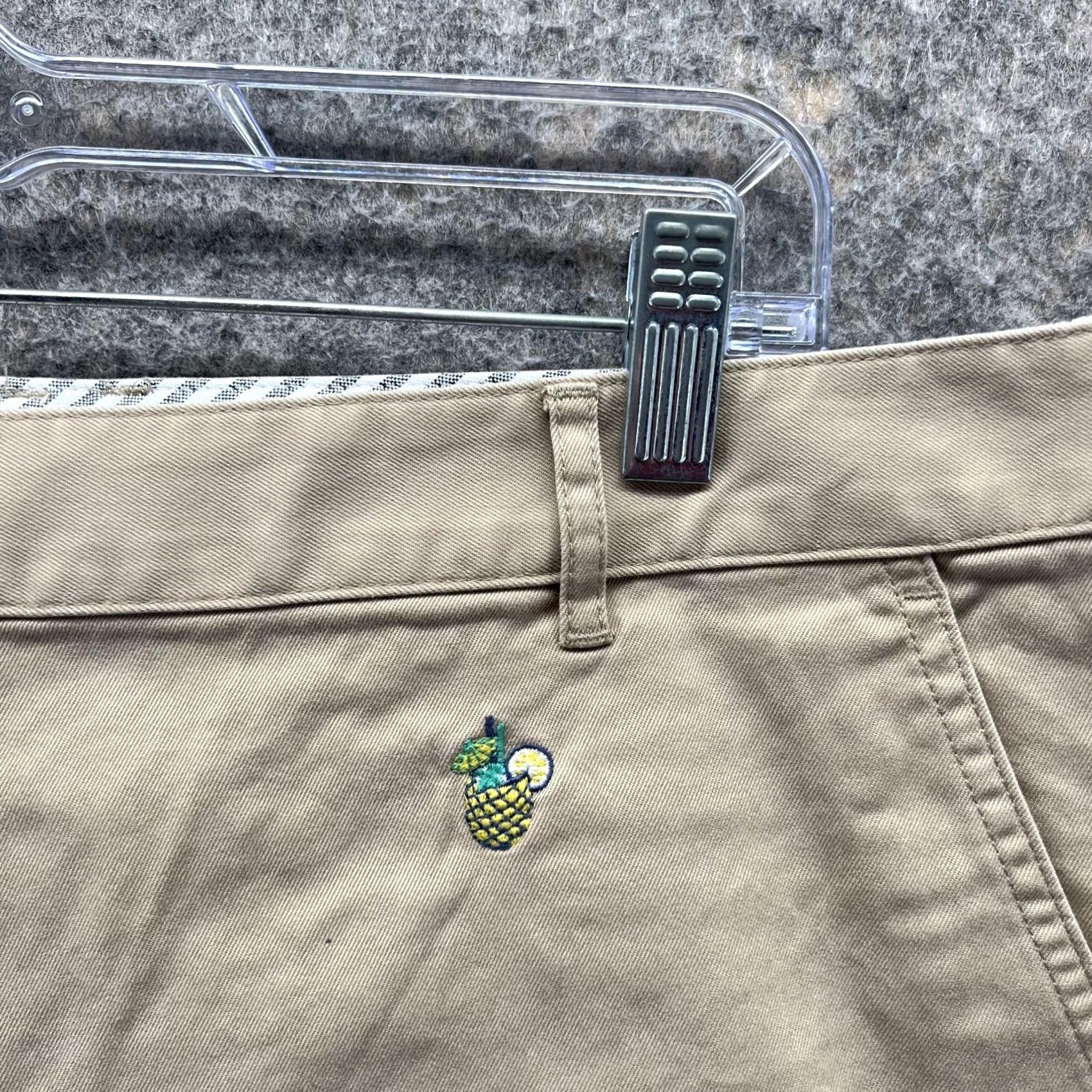 Brooks Brothers Brooks Brothers Shorts Women 10 Chino Khaki Tan Beige Flat Front Pockets Solid Casual Modern Size 32" / US 10 / IT 46 - 4 Thumbnail