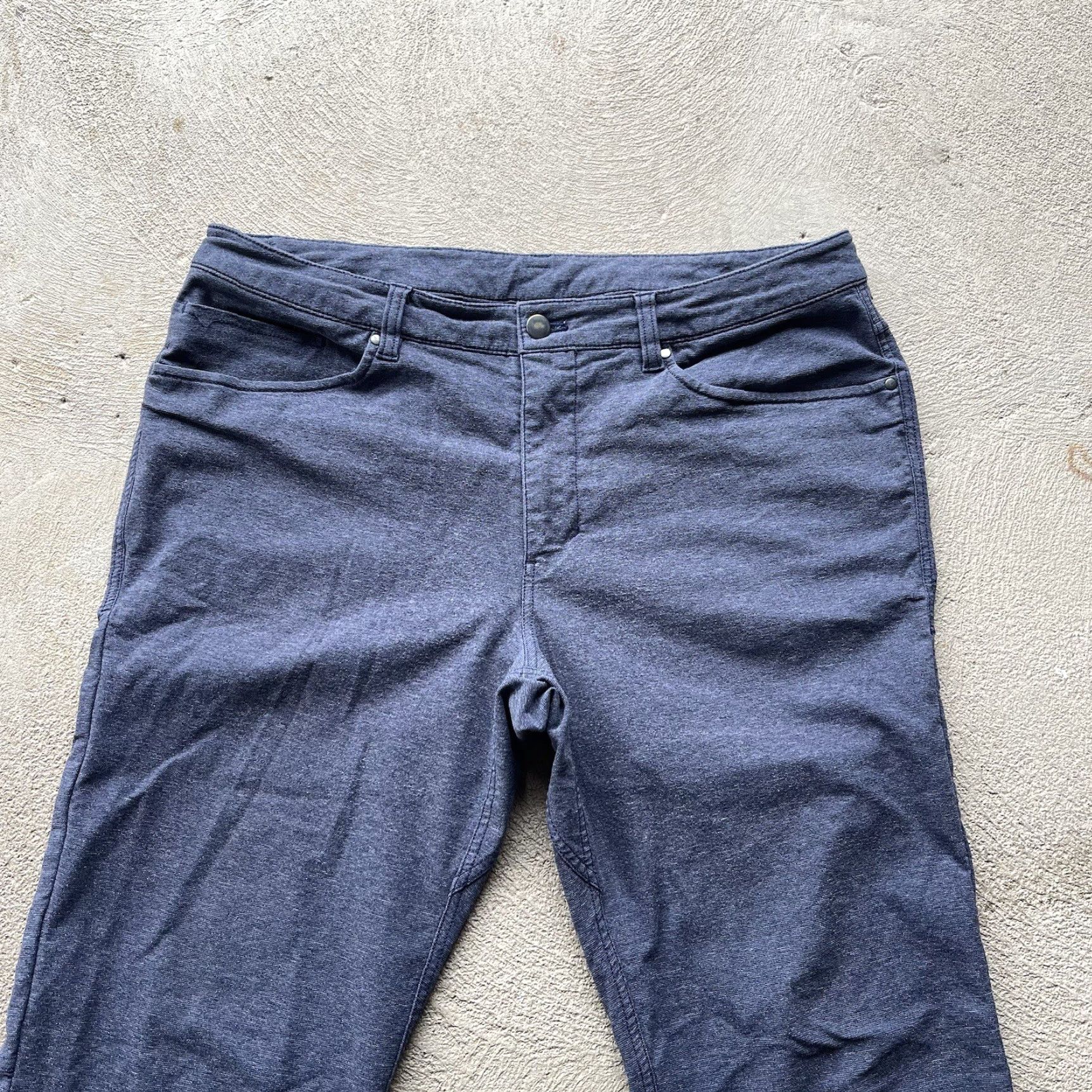 Lululemon Lululemon Pants Mens 34x32 Blue ABC Straight Stretch Outdoor Basic Golf Chino Regular Straight 5-Pocket Logo Embroidered City Preppy Sports Mens BC Size US 34 / EU 50 - 2 Thumbnail
