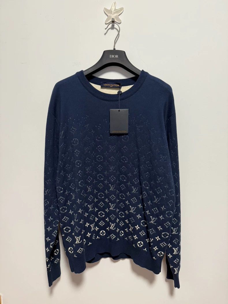 Louis Vuitton Louis Vuitton Navy blue long-sleeved sweater 2502-Nextarrow Size US L / EU 52-54 / 3 - 1 Thumbnail