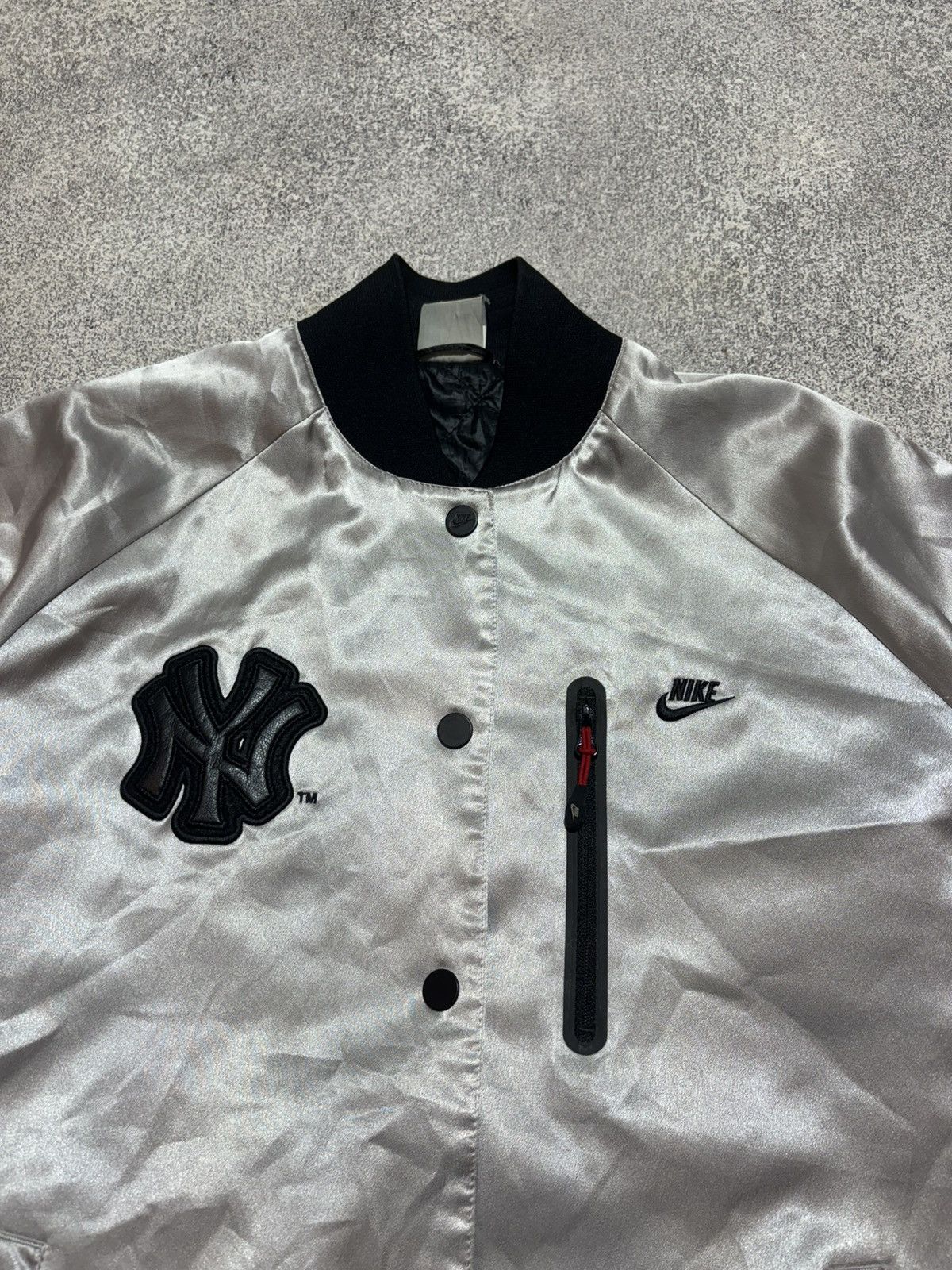 Vintage New York Yankees Nike Bronx Bomber Jacket L Size US L / EU 52-54 / 3 - 4 Thumbnail