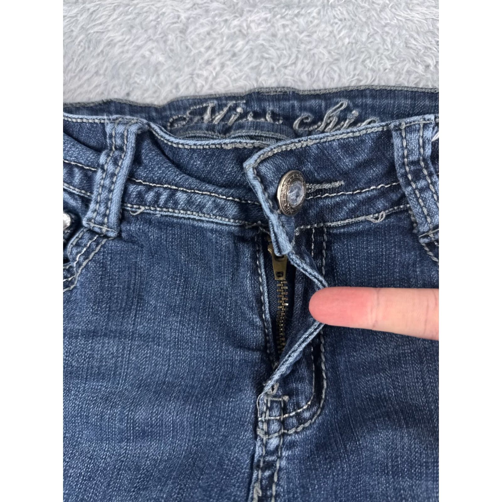 Vintage miss chic Jeans Women Bootcut Denim Blue 30x30 Pocket 5-Pocket Embellished Rhinestone Embroidered Mid Rise 30 Inseam Regular Stretch Size 36" / US 14 / IT 50 - 5 Thumbnail