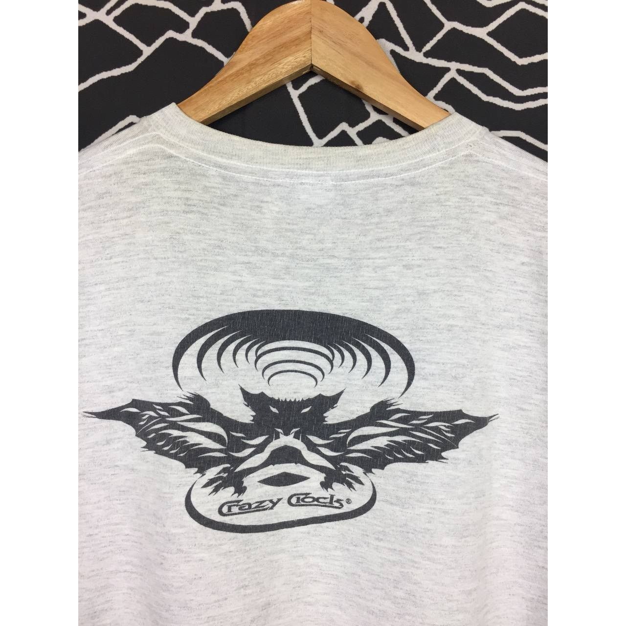 Vintage Vtg Crazy Clock Logo T-Shirt Winged Bat Radar Graphic Tee Size US M / EU 48-50 / 2 - 3 Thumbnail