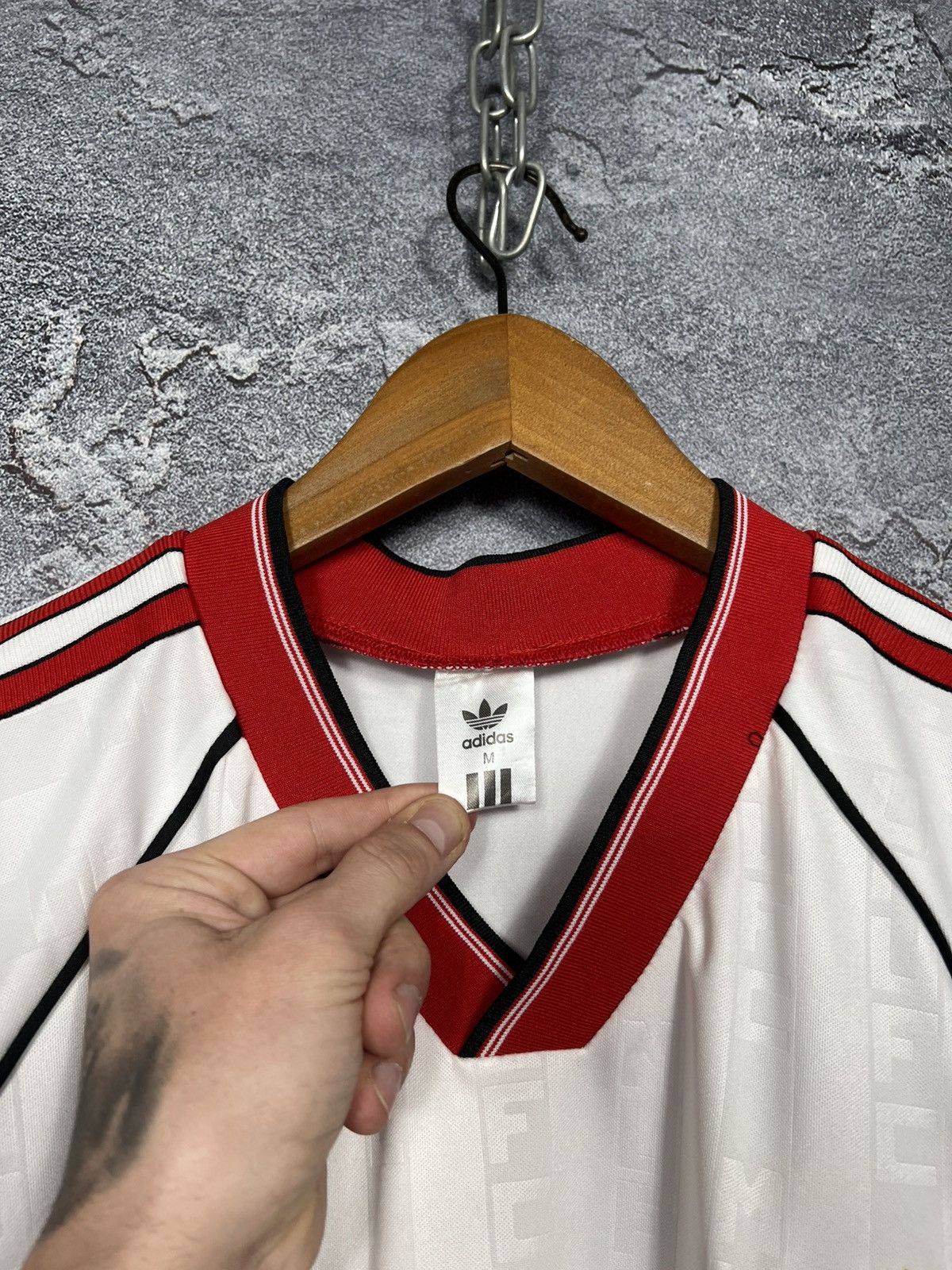 Vintage Vintage 1988-1989 Adidas Manchester United Jersey T-shirt Size US M / EU 48-50 / 2 - 5 Thumbnail
