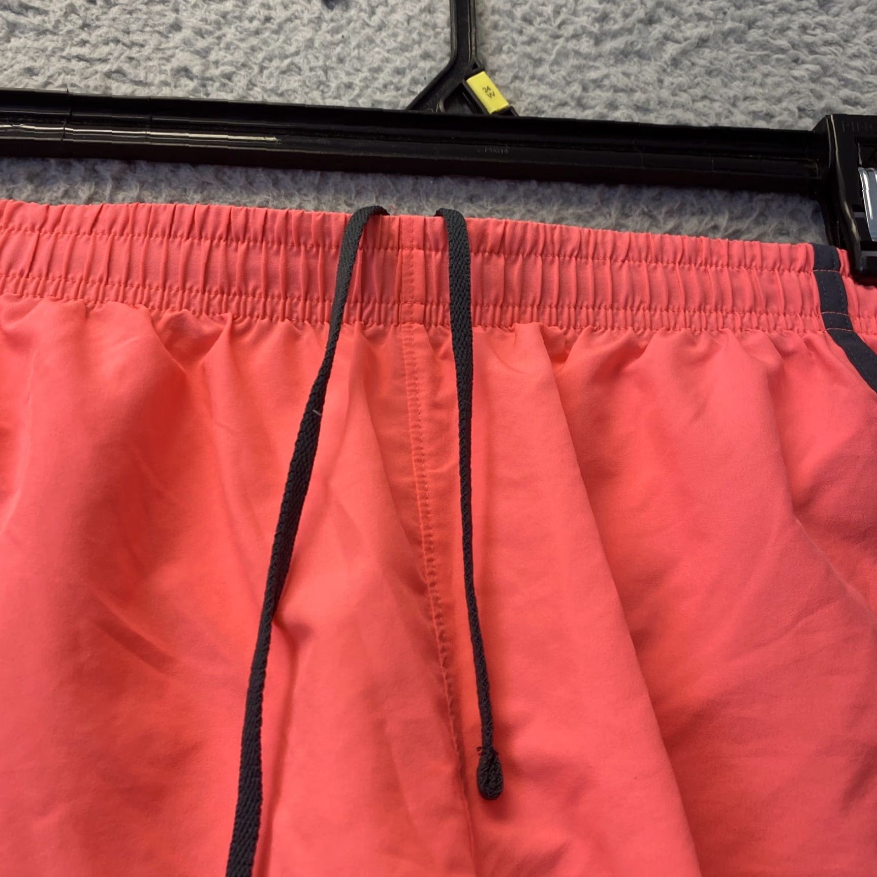 Under Armour Under Armour Shorts Womens S Small Pink Drawstring Athletic Heat Gear Gym Size 28" / US 6 / IT 42 - 3 Thumbnail