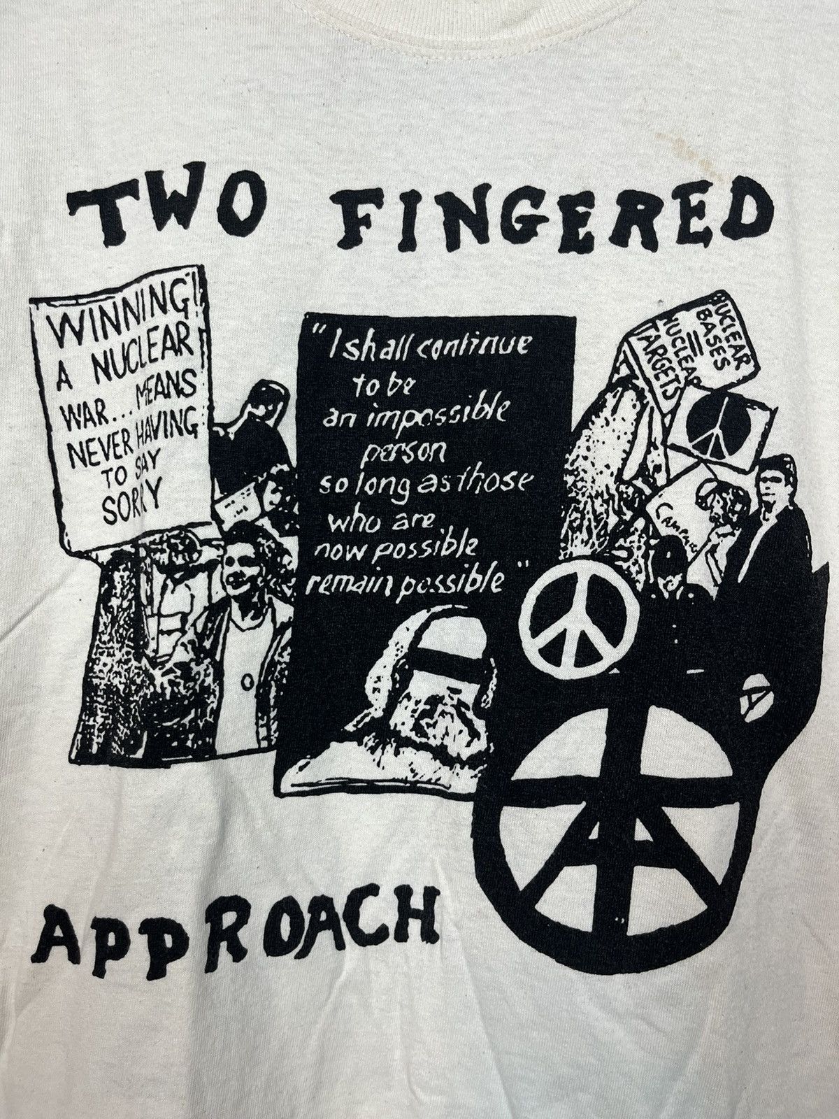 Gildan × Japanese Brand Two Fingered Approach Band Tee Size US S / EU 44-46 / 1 - 5 Thumbnail