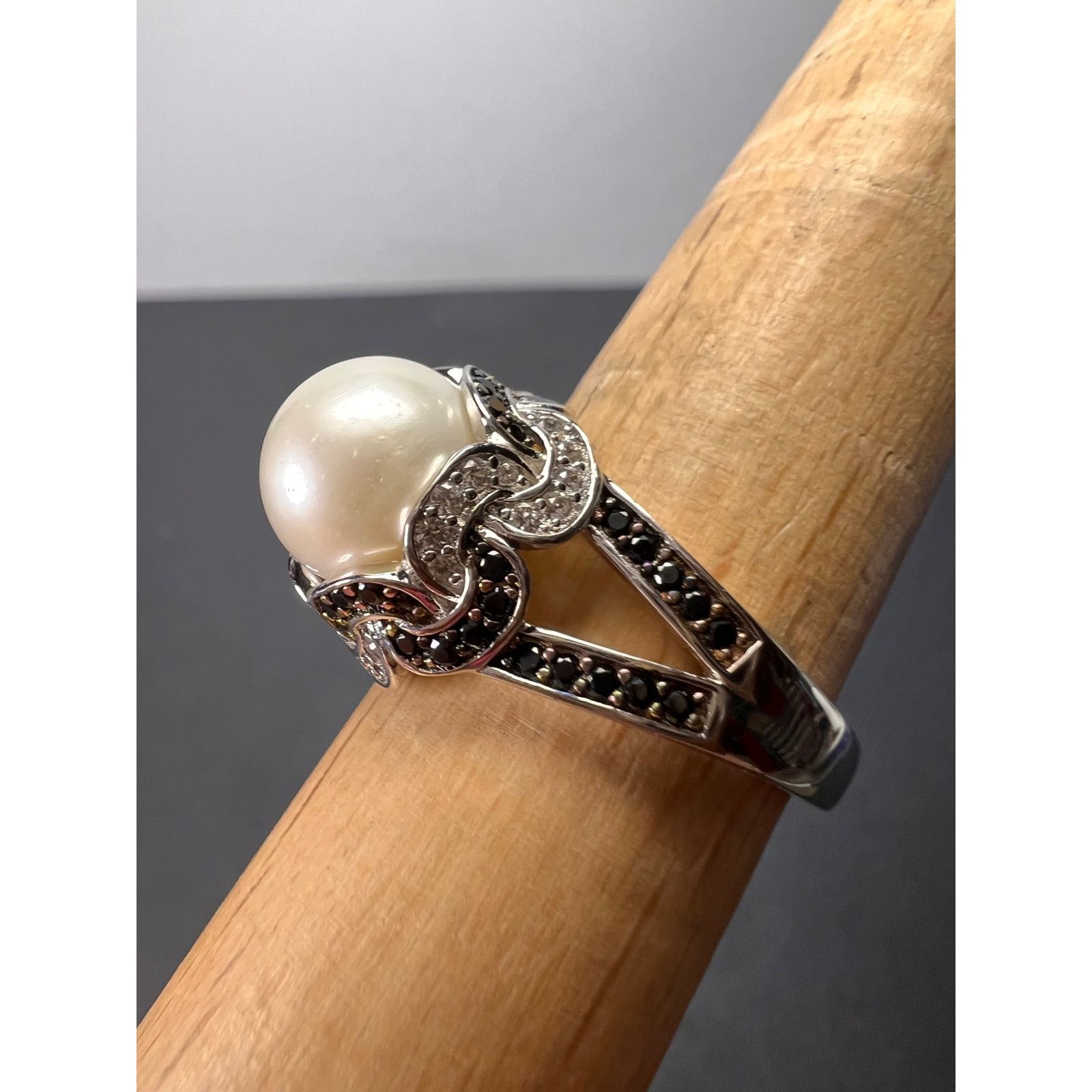 Other White cultured pearl and multi gem 925 ring size 9 *NEW* Size ONE SIZE - 1 Thumbnail