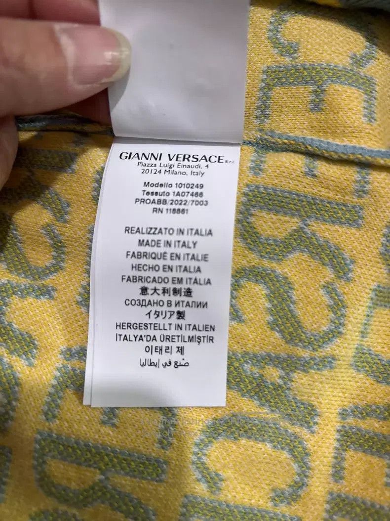 Versace Versace Men's knitted sweaters Size US M / EU 48-50 / 2 - 3 Thumbnail