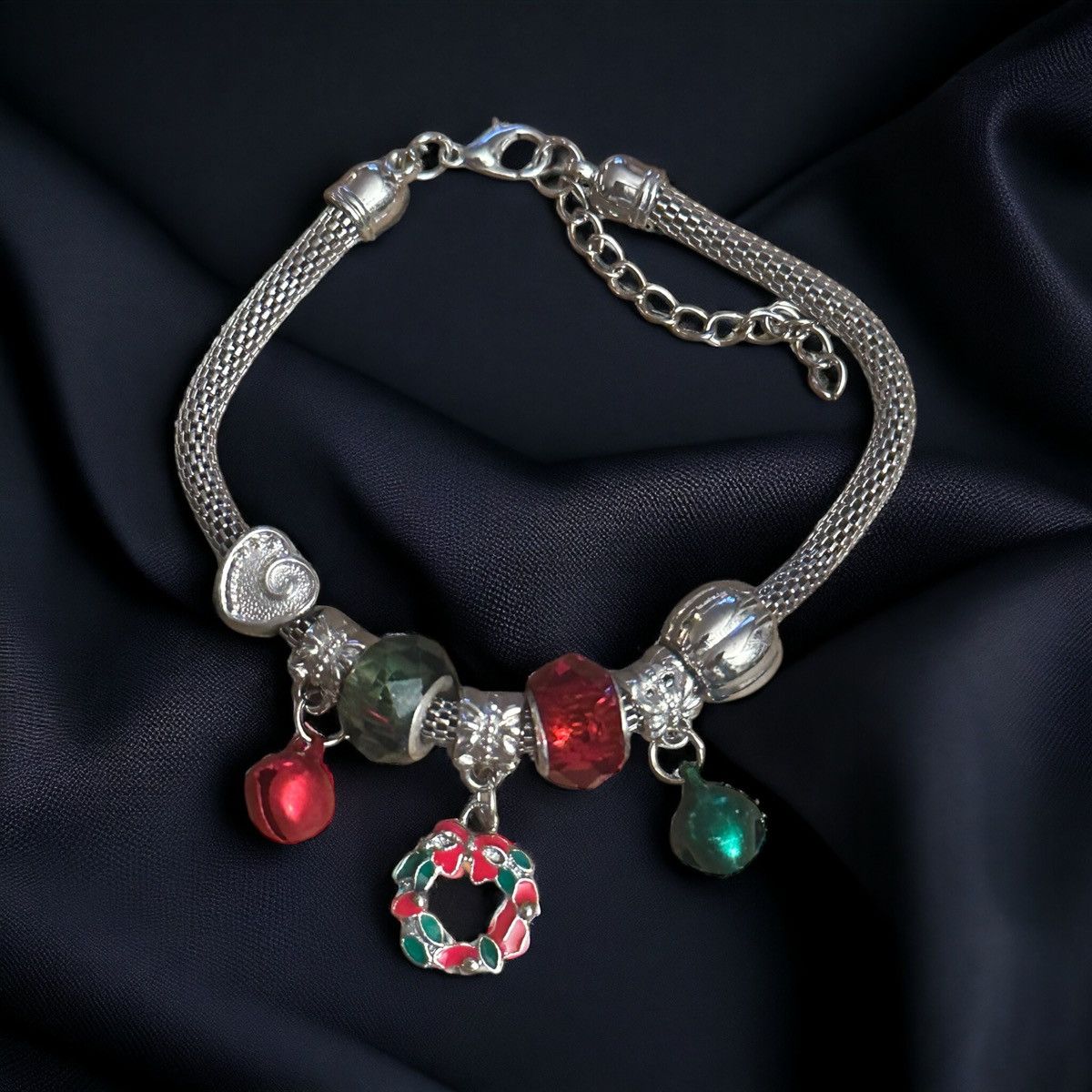 Other Silver tone mesh tube Christmas slide charm bracelet Size ONE SIZE - 1 Thumbnail