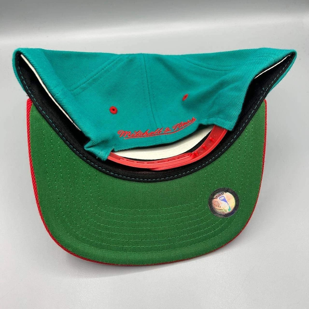 Mitchell & Ness Vancouver Grizzlies Hat Men Snap Back Hardwood Classics Wool Size ONE SIZE - 4 Thumbnail