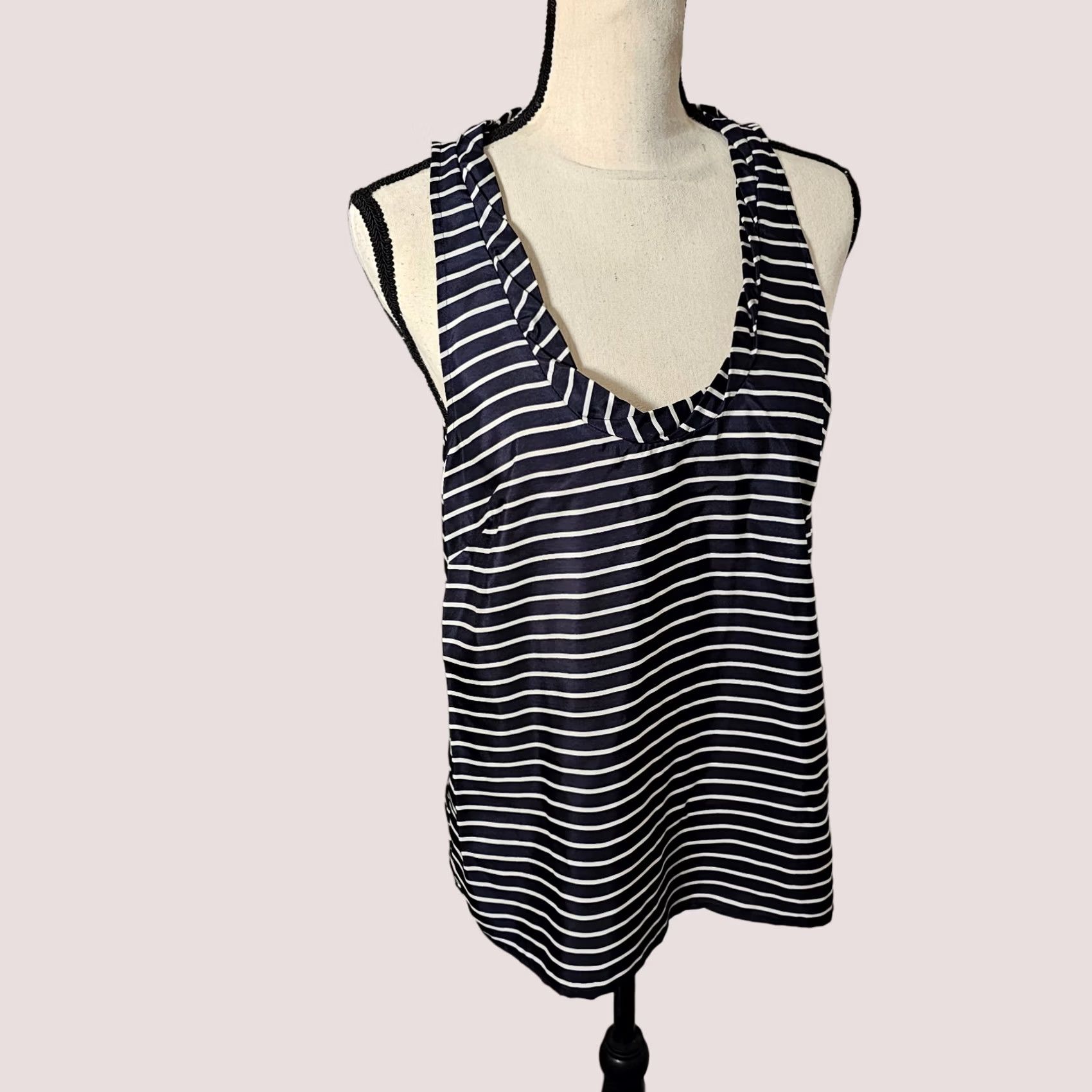 J.Crew J. Crew Silk Sleeveless Blue Striped Shirt Top Women Size 8 Beach Lightweight Top Blouse Bow Vacay Boat Neck Tie Pattern Striped Silk Regular Womens Size M / US 6-8 / IT 42-44 - 1 Thumbnail