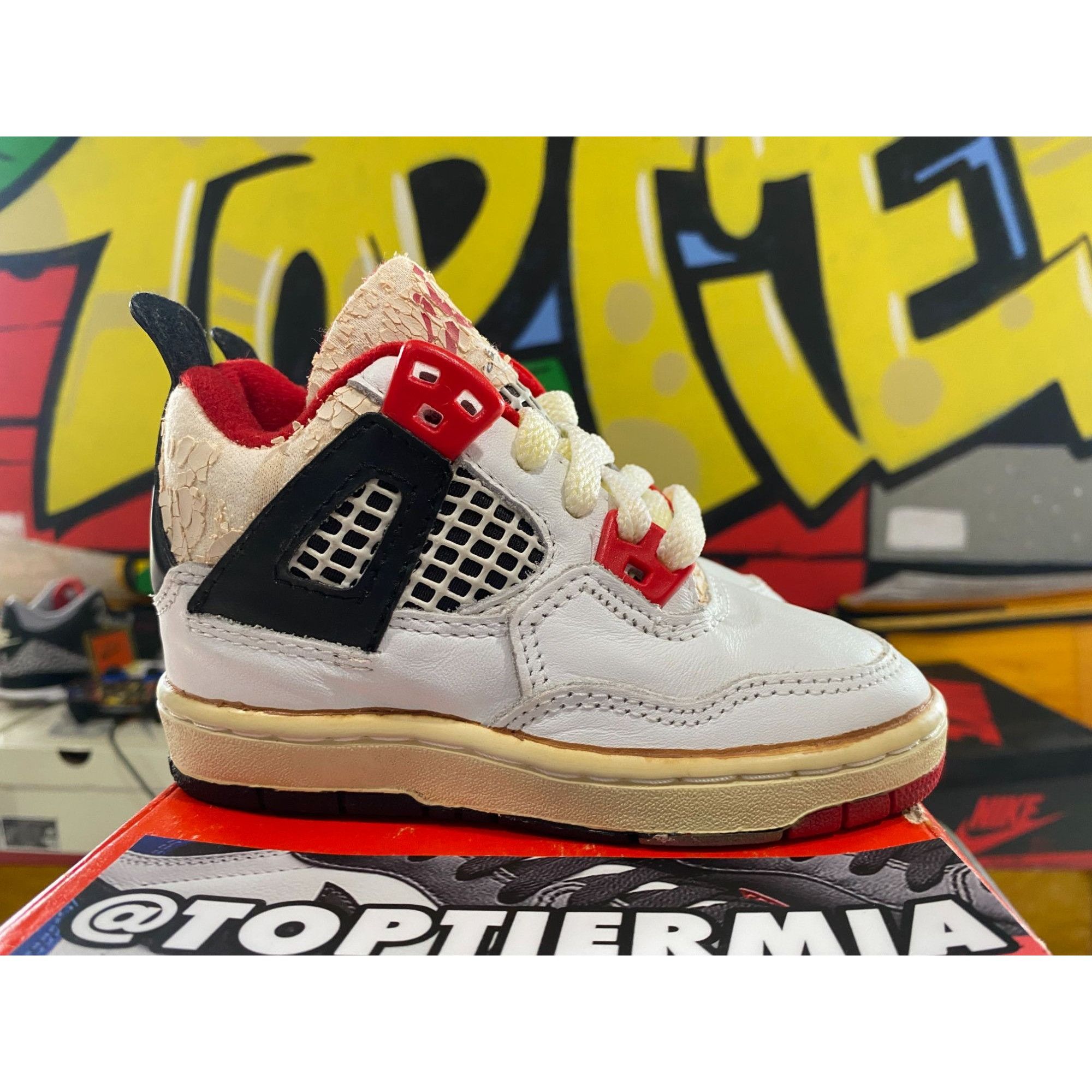 Jordan Brand sky jordan 4 fire red 1989 sz 9.5c BRAND NEW Size US 5 / EU 37 - 5 Thumbnail