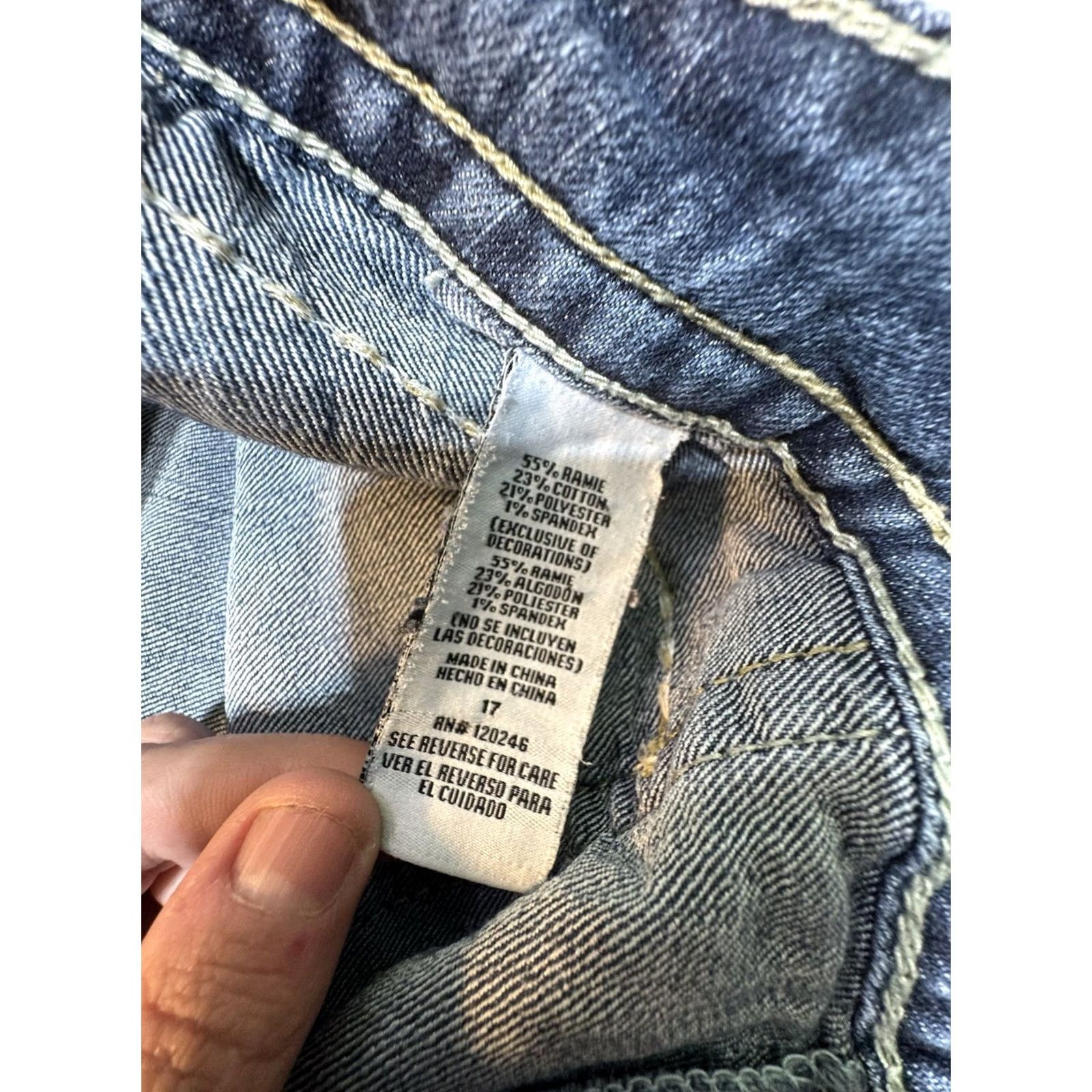 Denime TRUCE Rolled Up Stretch Blue Denim Jean Shorts Women's Size 17 EUC Medium Wash Size 38" / US 16 / IT 52 - 6 Thumbnail
