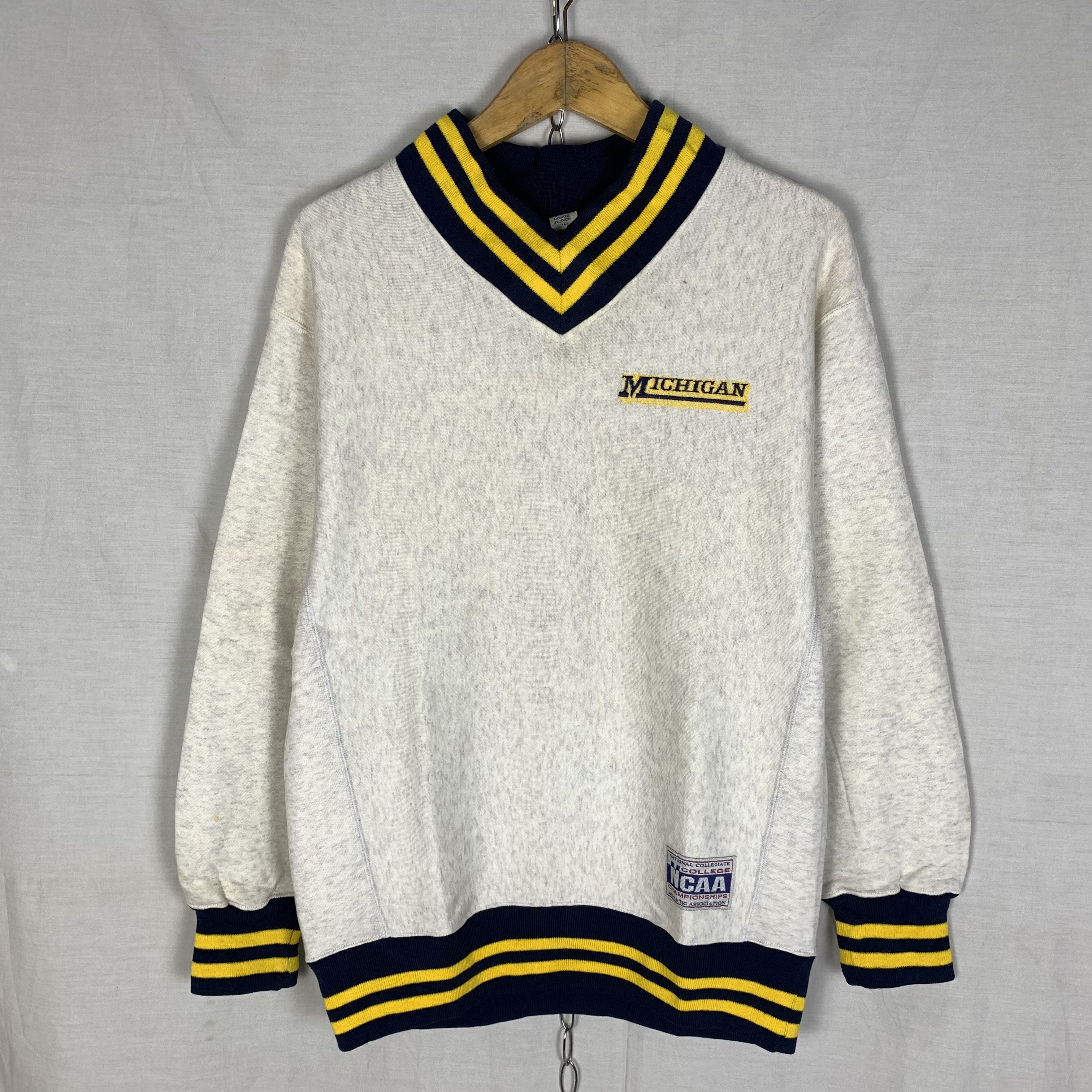 NCAA Vintage Michigan College NCAA Sweatshirt Crewneck Size US L / EU 52-54 / 3 - 1 Thumbnail