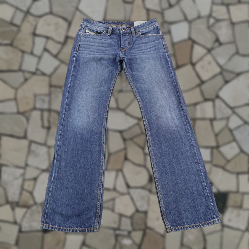 Diesel VINTAGE Diesel Viker Jeans Mens 30x34 Denim Regular Straight Leg Blue 90s Grunge Button Fly Size US 30 / EU 46 - 1 Thumbnail