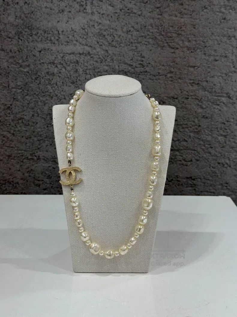 Chanel Chanel Baroque pearl necklace Size ONE SIZE - 2 Thumbnail