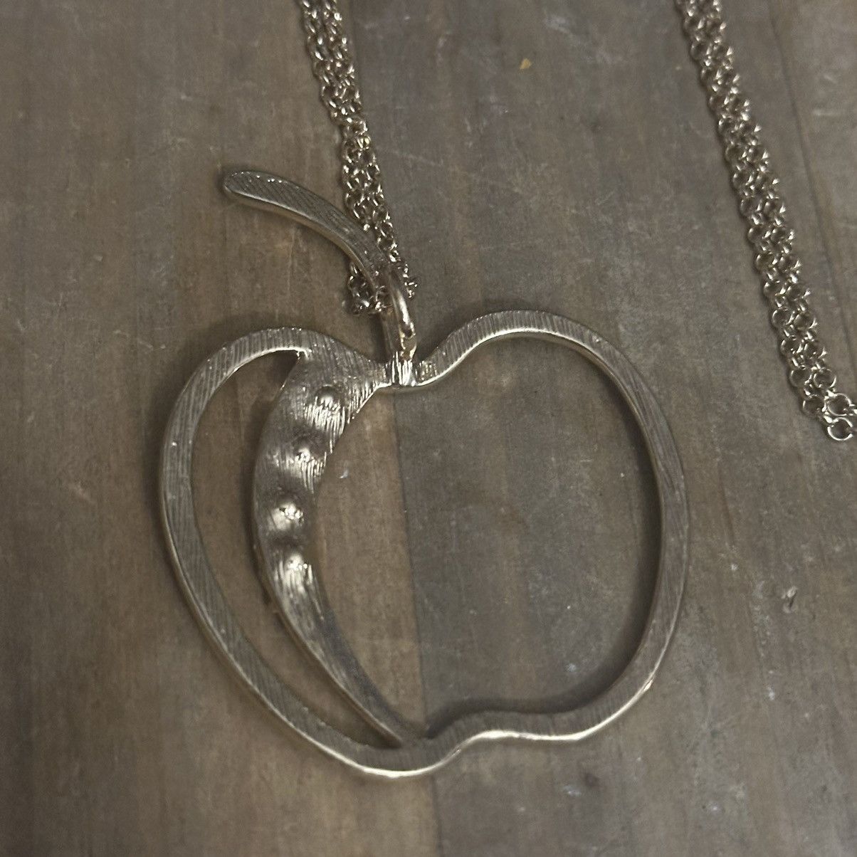 Other Long big apple pendant necklace Size ONE SIZE - 3 Thumbnail