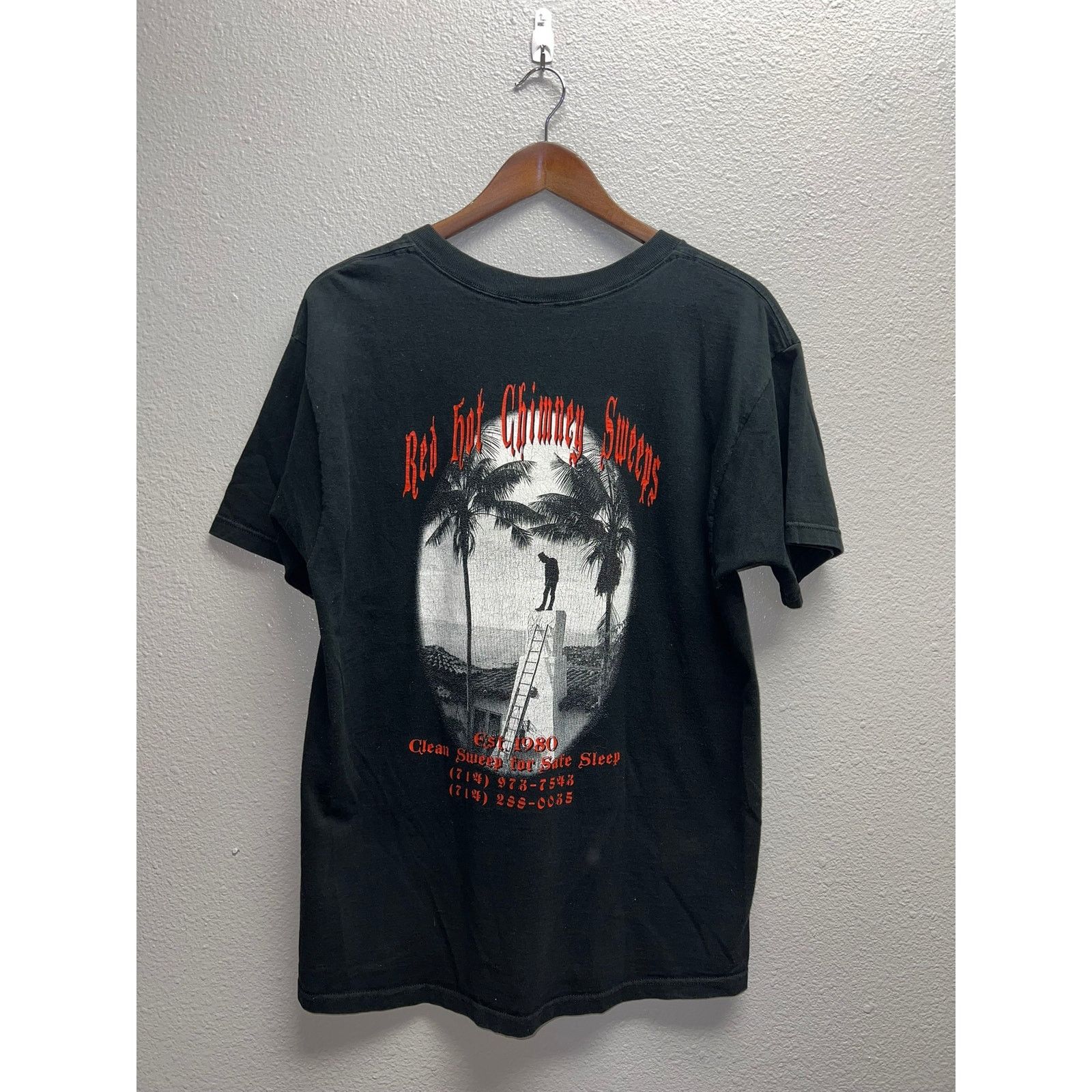Fruit Of The Loom Vintage Chimney Sweeps Shirt Red Hot Black Graphic Tee 90s L Size US L / EU 52-54 / 3 - 1 Thumbnail
