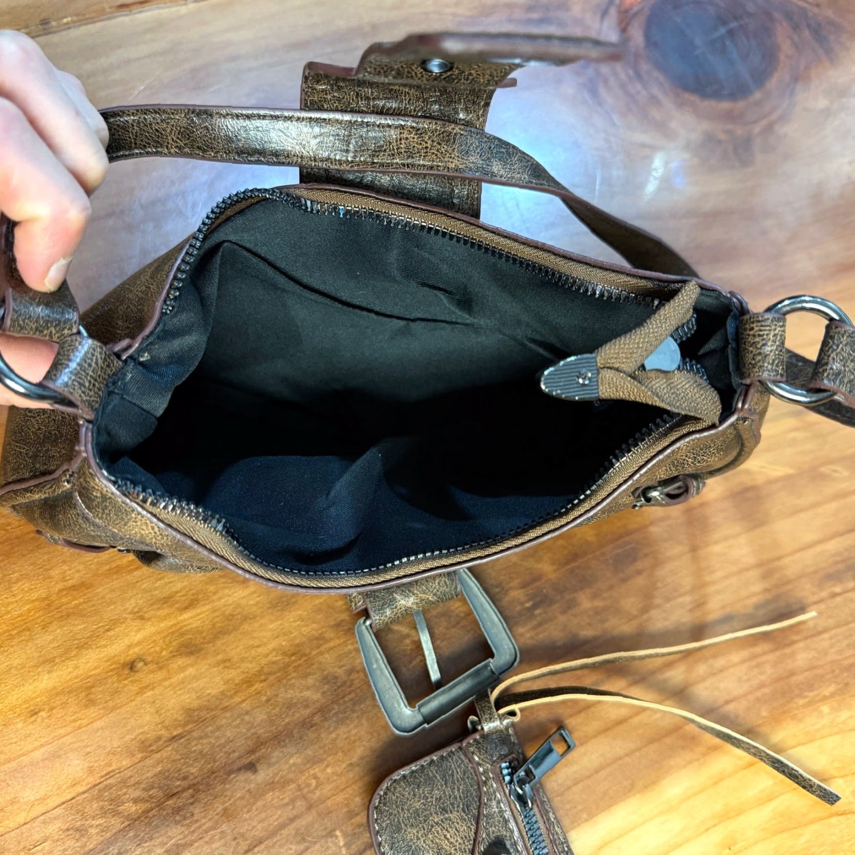 Vintage VINTAGE Faux Leather Bag Shoulder Purse Crescent Shape, Brown, Small, Zip, Classic, Women, 10 in W x 5 in H, 11 in Strap Drop, Casual Size ONE SIZE - 6 Thumbnail
