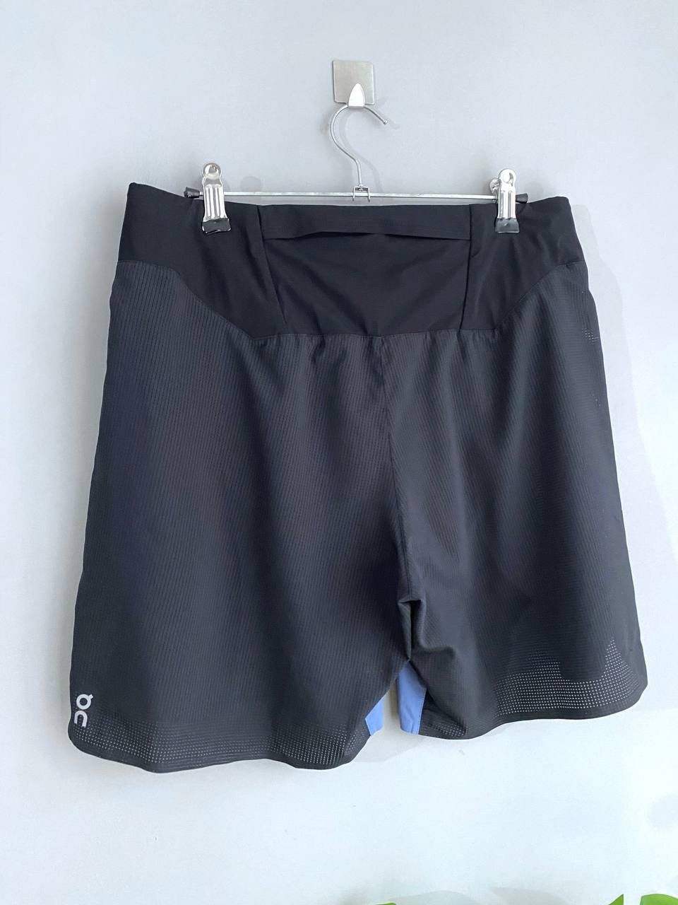 On On Cloud Running Swiss Lightweight Men's Shorts, Size M/W32 Size US 32 / EU 48 - 8 Thumbnail