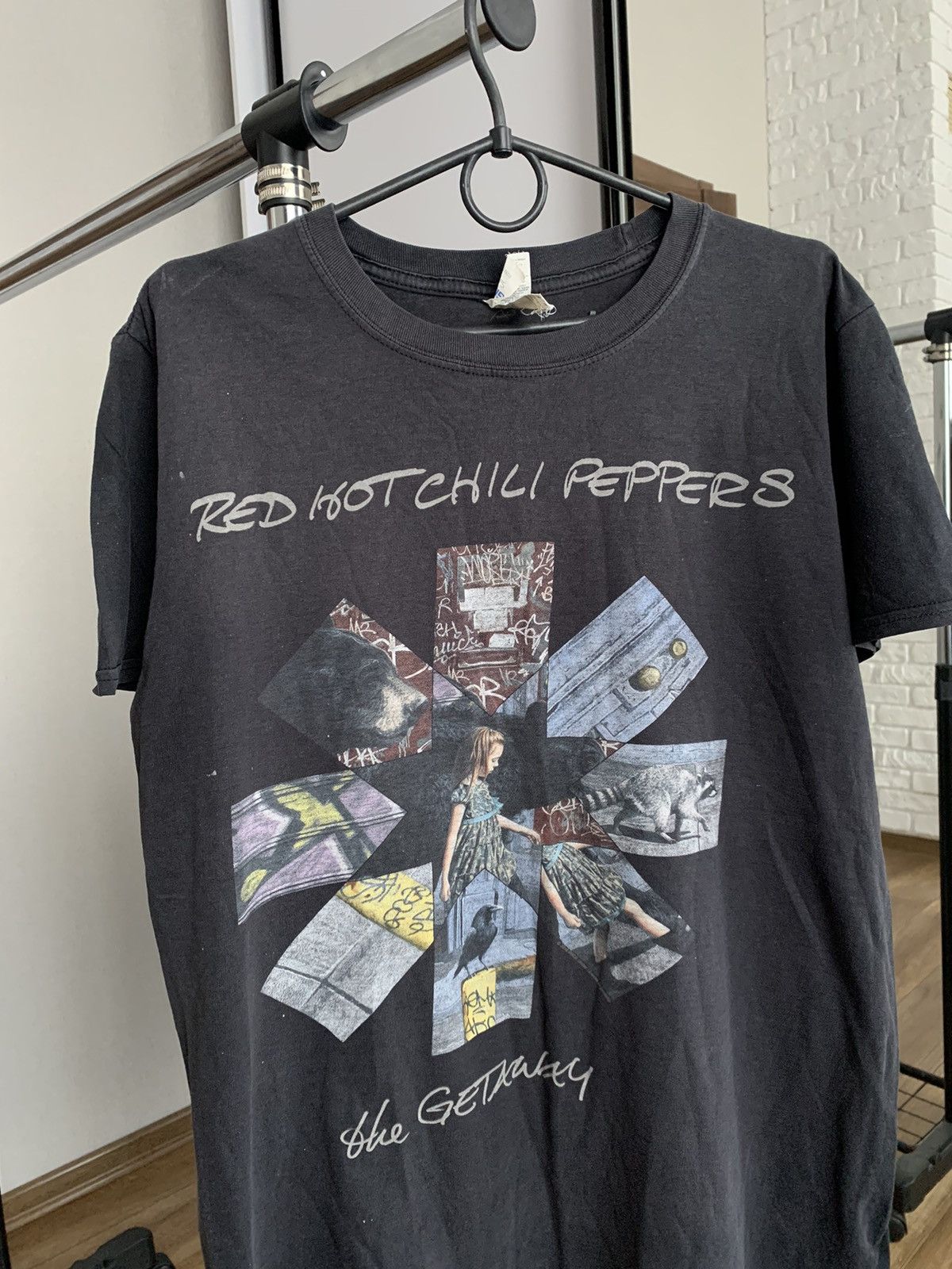 Band Tees × Vintage Red Hot Chili Peppers Getaway Band T-Shirt Tee Vintage Size US M / EU 48-50 / 2 - 3 Thumbnail