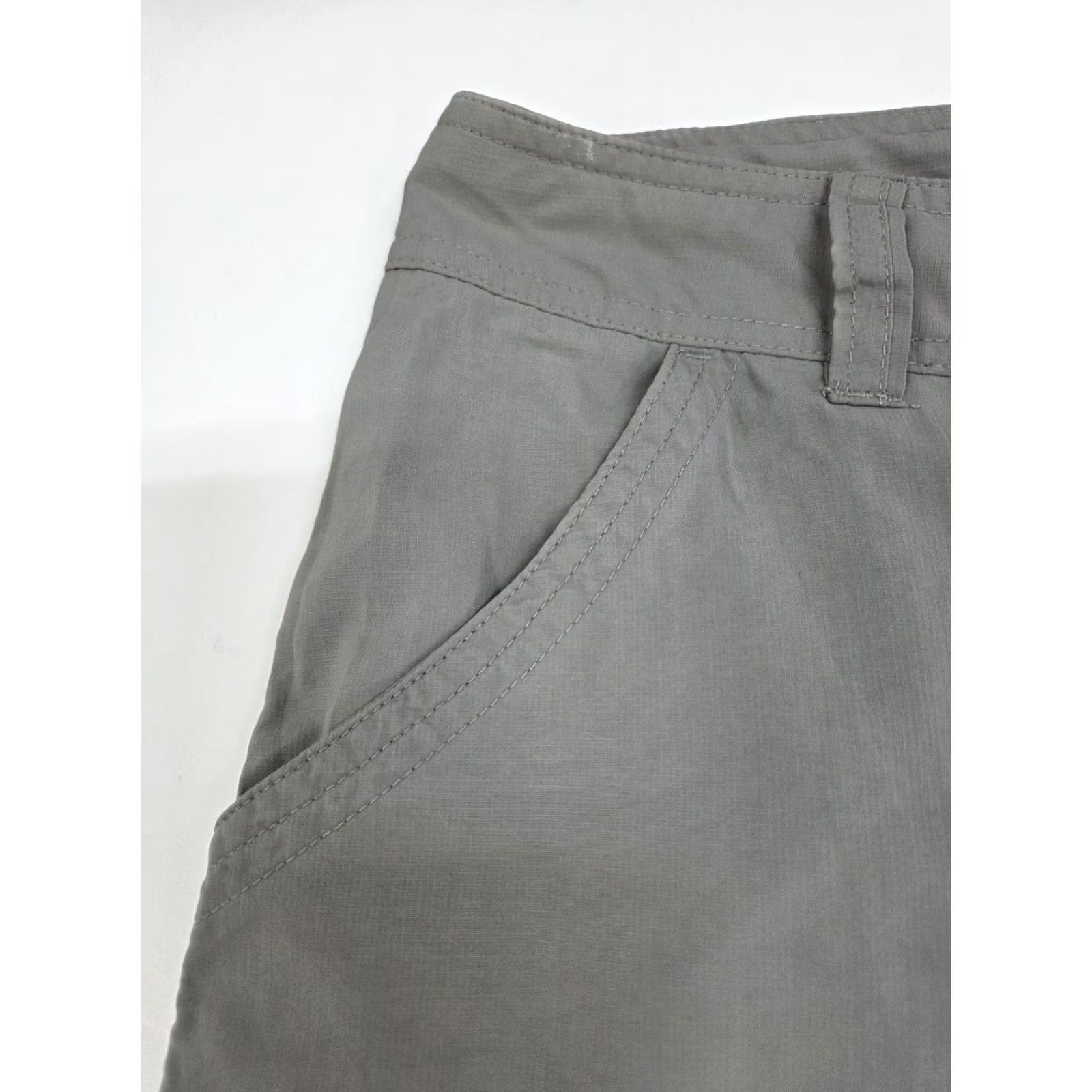 The North Face The North Face Womens Casual Cargo Shorts Gray Chino 10 Regular Drawstring Pockets Logo Embroidered Zipper Sling Pocket Size 32" / US 10 / IT 46 - 7 Thumbnail
