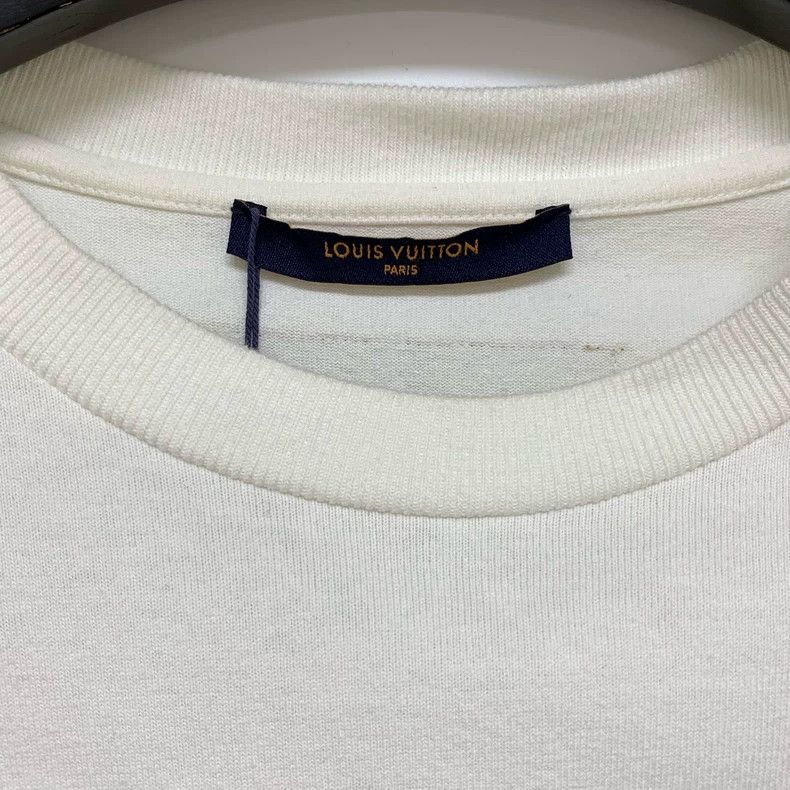Louis Vuitton Louis Vuitton White monogrammed graffiti embroidered short Size US L / EU 52-54 / 3 - 3 Thumbnail