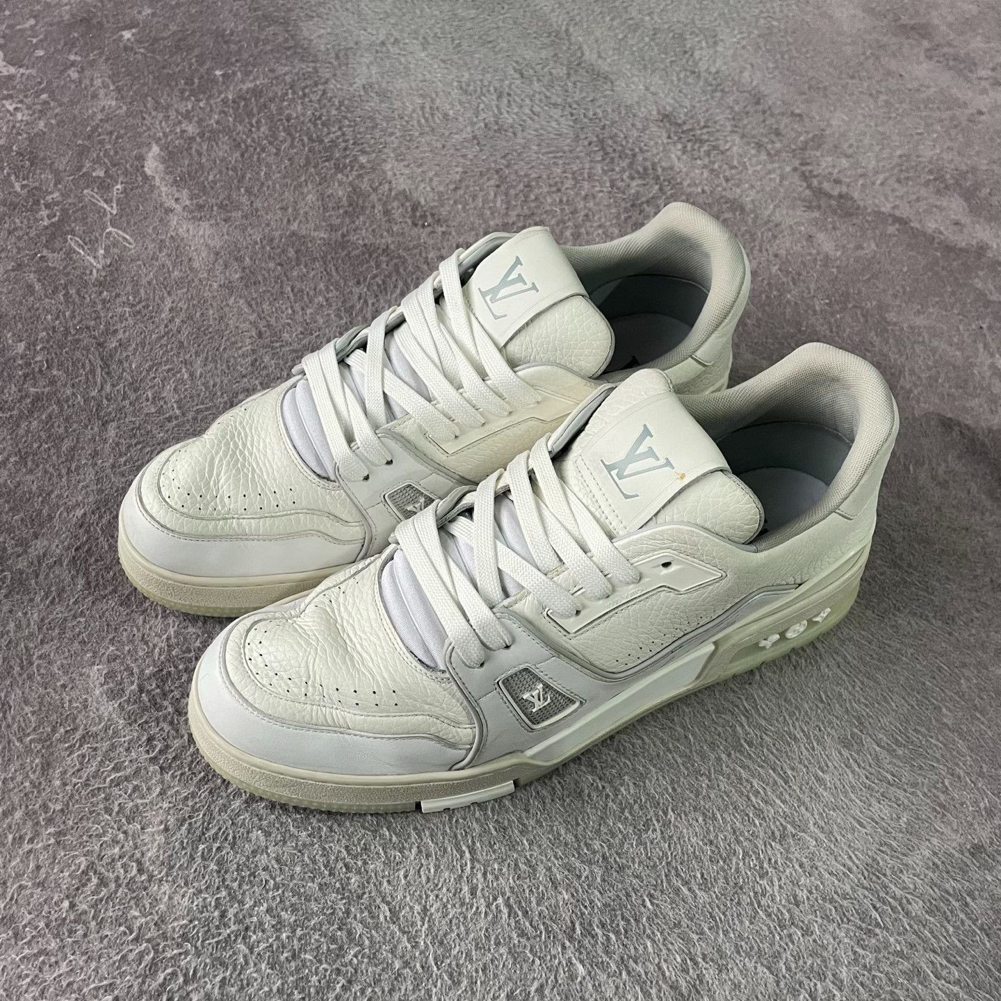 Louis Vuitton Louis Vuitton Training White Lowtop Sneakers 43 Men Size US 10 / EU 43 - 1 Thumbnail