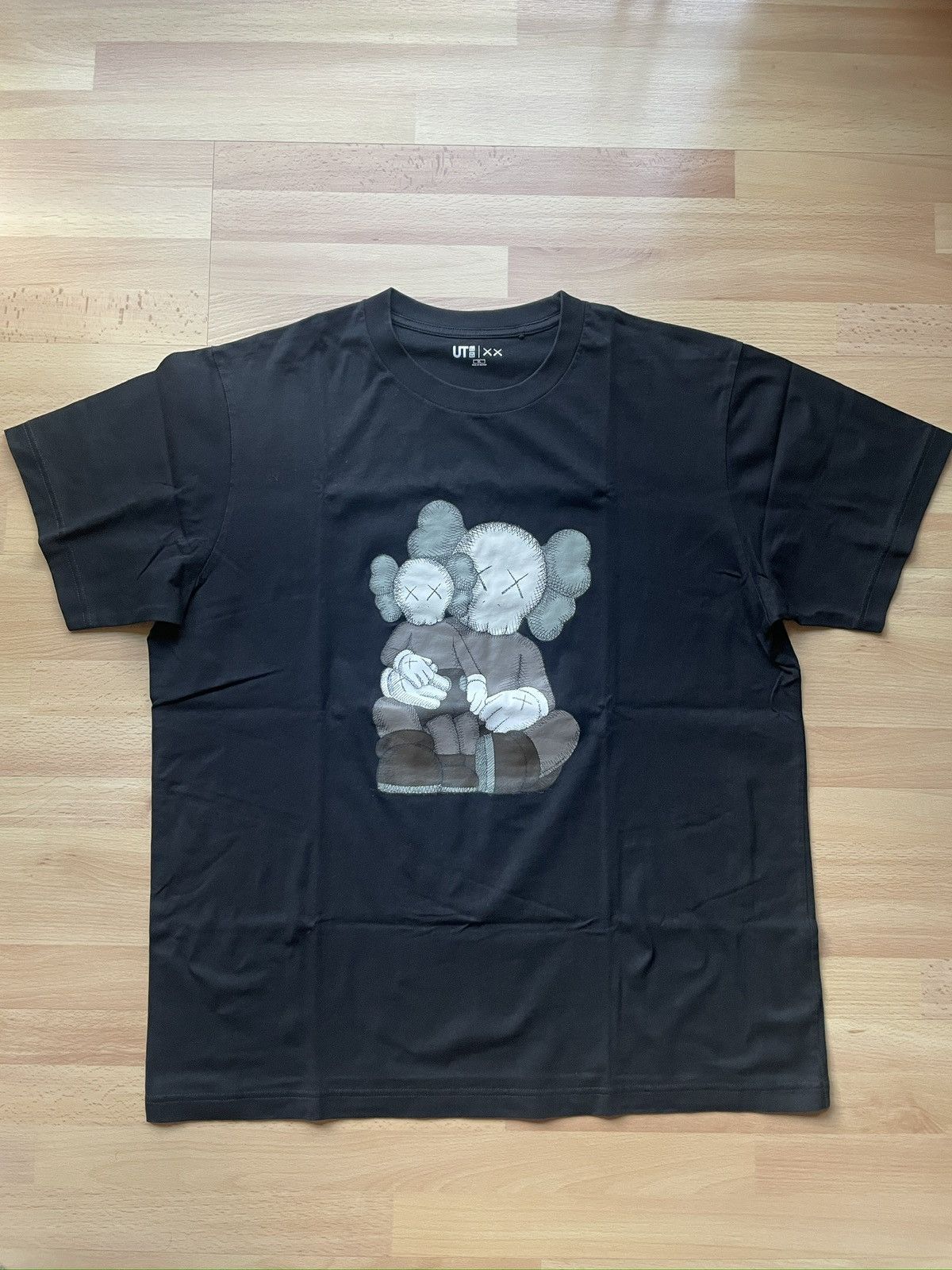 Kaws × Uniqlo Uniqlo KAWS UT Graphic Tee Size US L / EU 52-54 / 3 - 1 Thumbnail