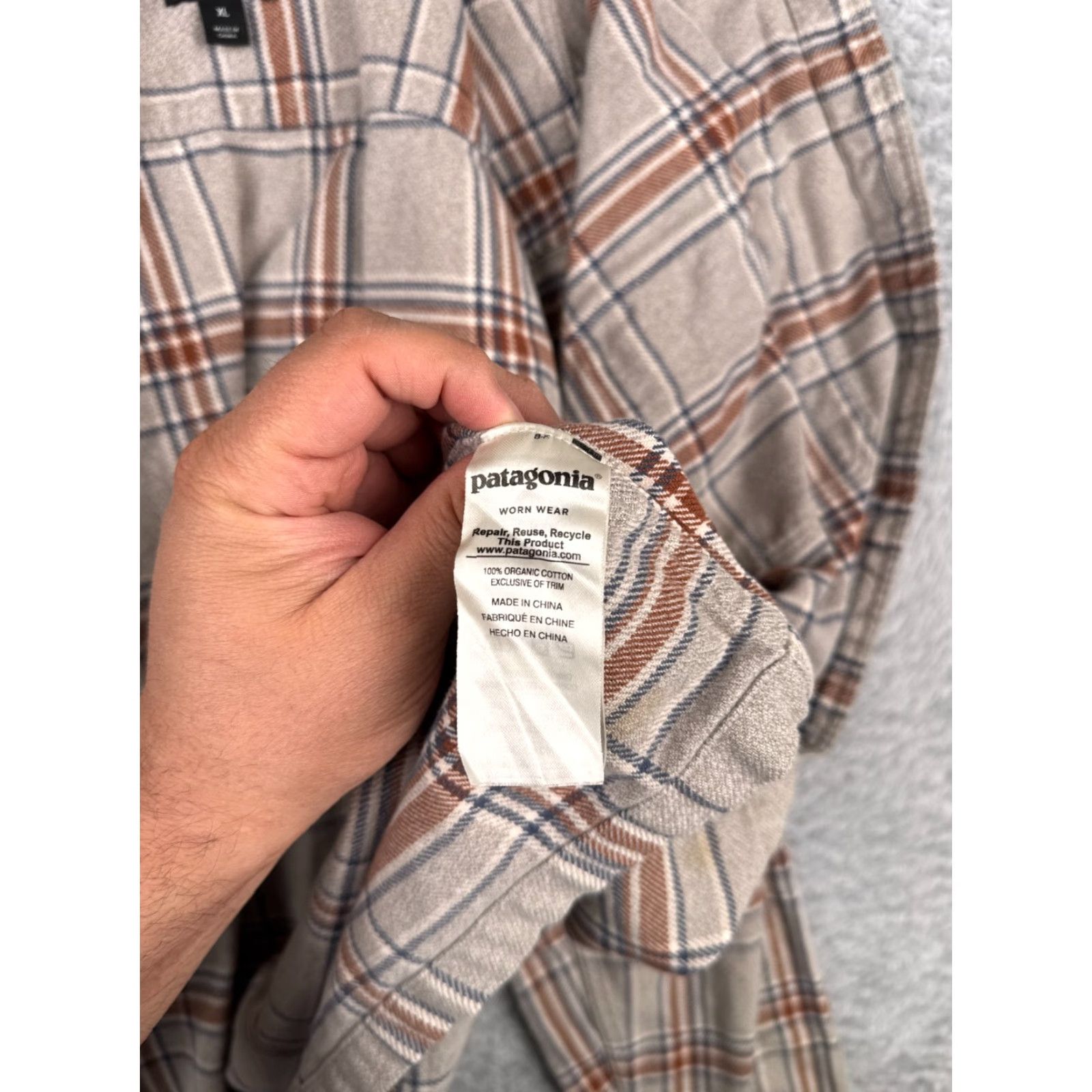 Patagonia Patagonia Shirt Mens Regular XL Gray Plaid Cotton Long Sleeve Button-Up Fjord Flannel - Lightweight Fjord Flannel - Classic Casual Shirt Size US XL / EU 56 / 4 - 5 Thumbnail