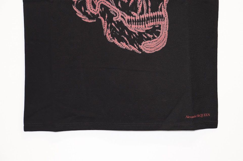 Alexander McQueen o1rshd1 Skull Logo T-Shirt in Black Size US M / EU 48-50 / 2 - 5 Thumbnail