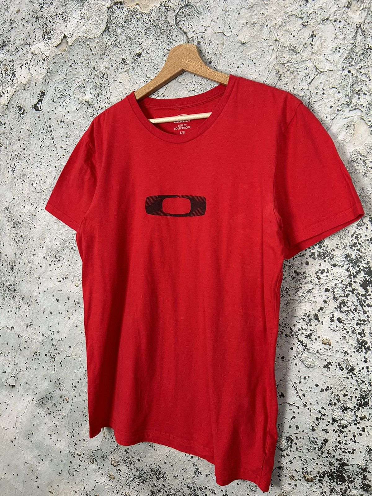 Oakley Vintage Oakley Streetwear Gorpcore Drill Rap Logo Tee Size US L / EU 52-54 / 3 - 2 Thumbnail