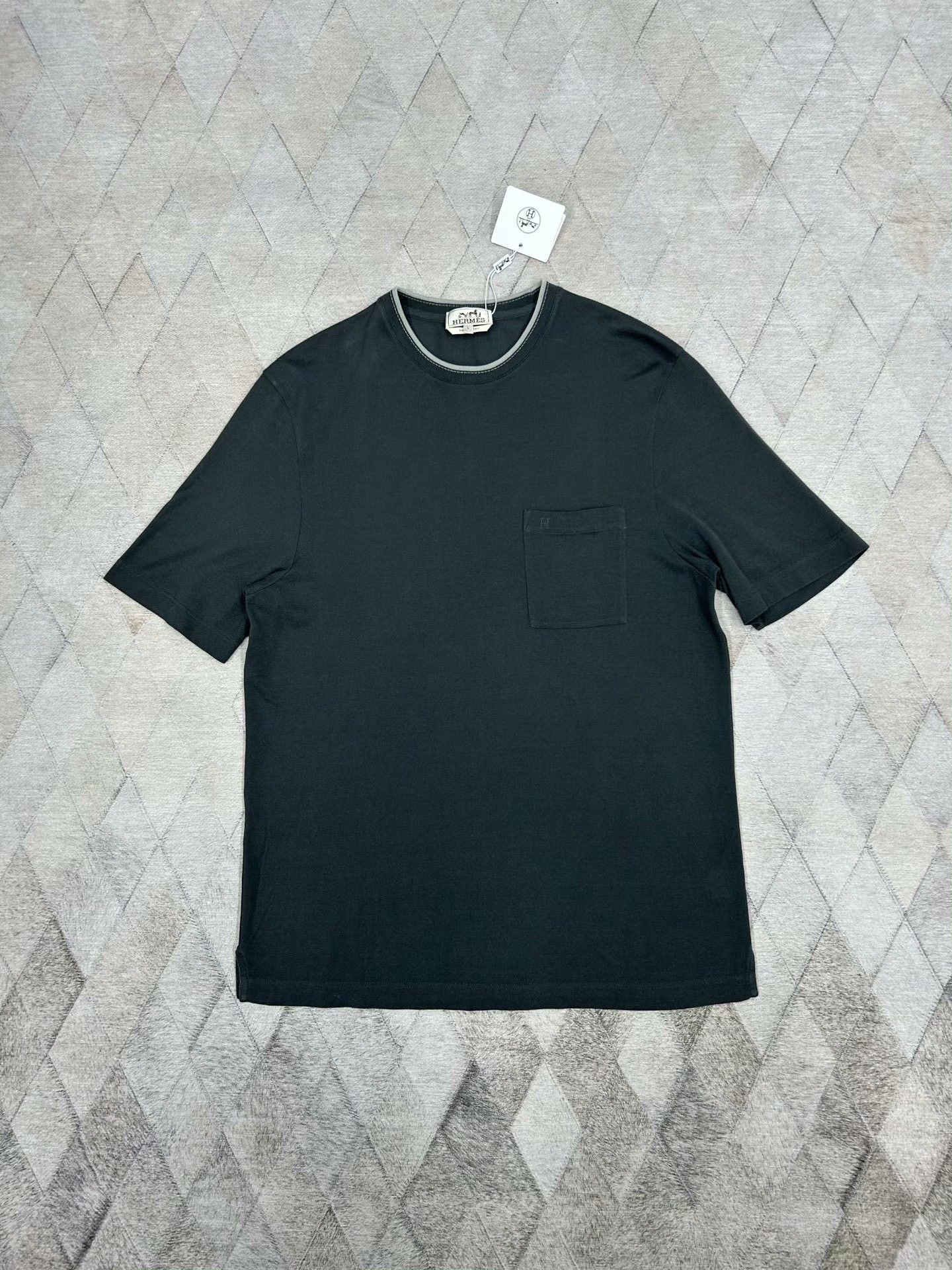 Hermes Hermes Classic Small Logo Embroidered T-shirt L Size US L / EU 52-54 / 3 - 1 Thumbnail