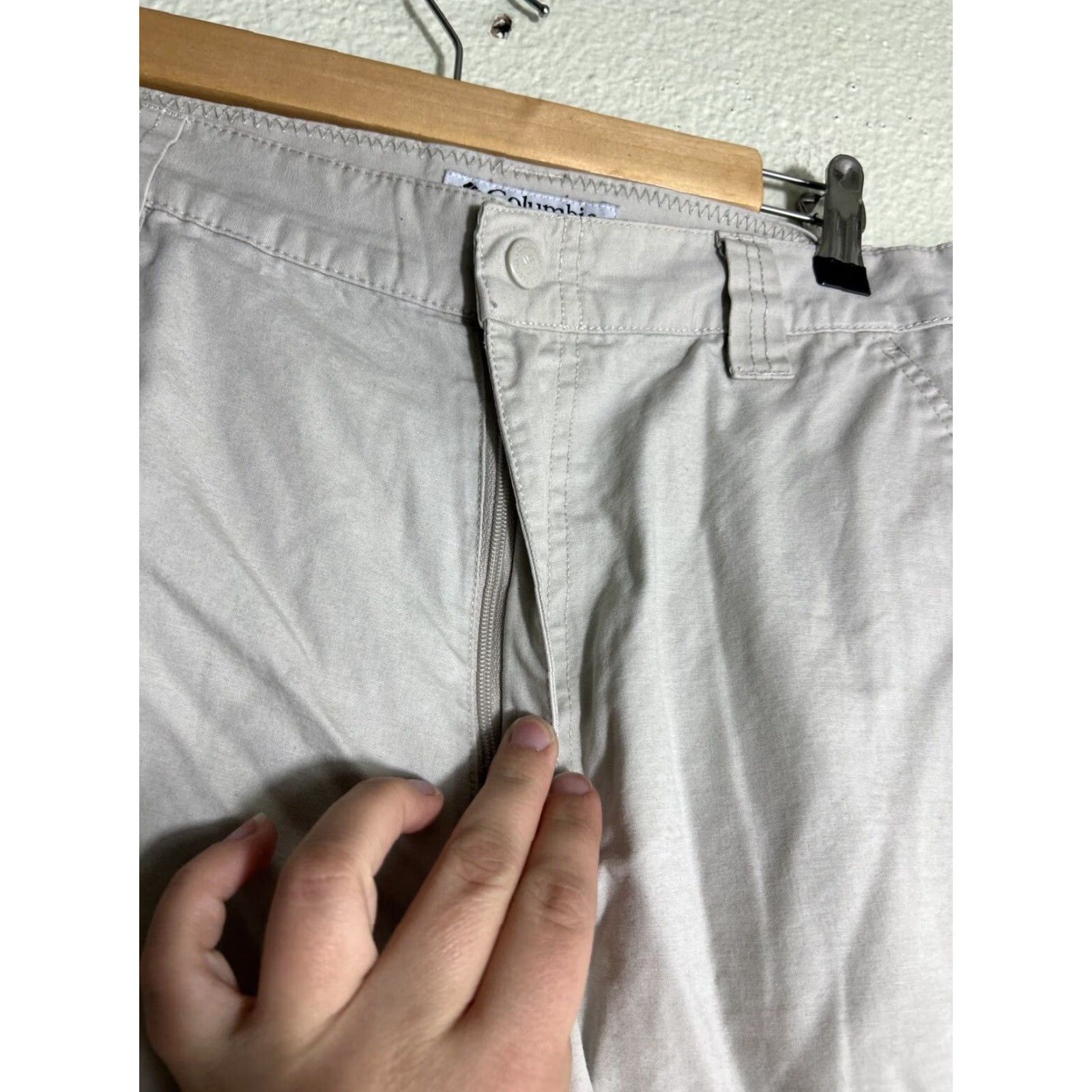 Vintage Columbia Cargo Shorts Beige 100% Cotton Mens Size 34x9 size 34 Regular Shorts Beige Cargo Men 34x9 Size US 34 / EU 50 - 6 Thumbnail