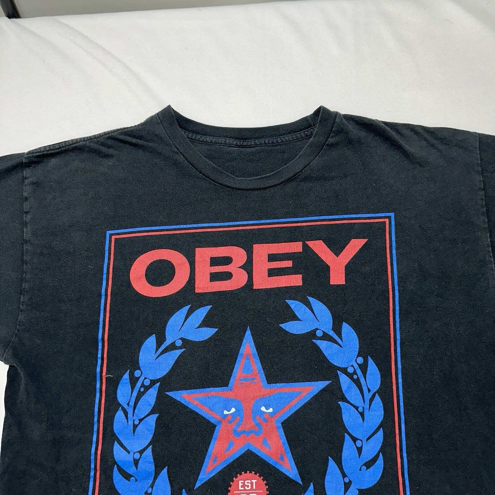 Obey OBEY Large Distressed Graphic T Shirt Star Logo Black Tee Size US L / EU 52-54 / 3 - 6 Thumbnail